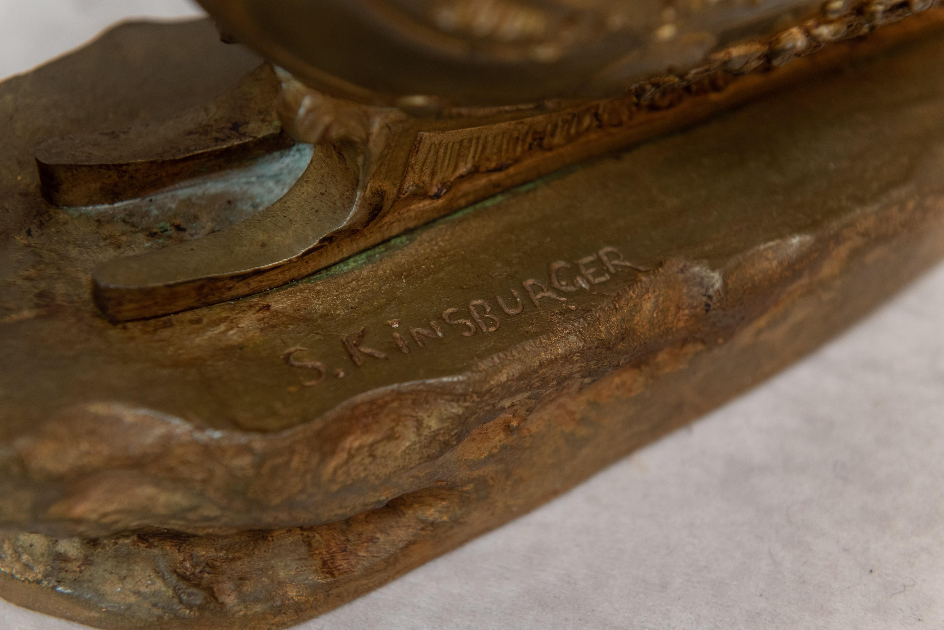 Figure en bronze doré d'un chérubin poussant un traîneau:: vers 1900 Bon état - En vente à Petaluma, CA
