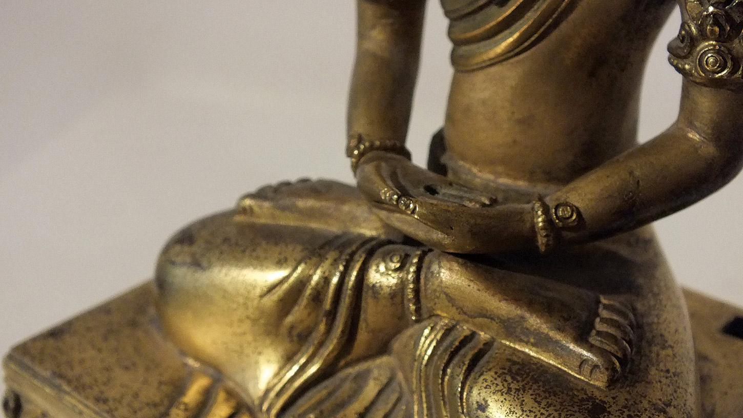 Gilt-Bronze Figure of Amitayus Qianlong Period For Sale 12