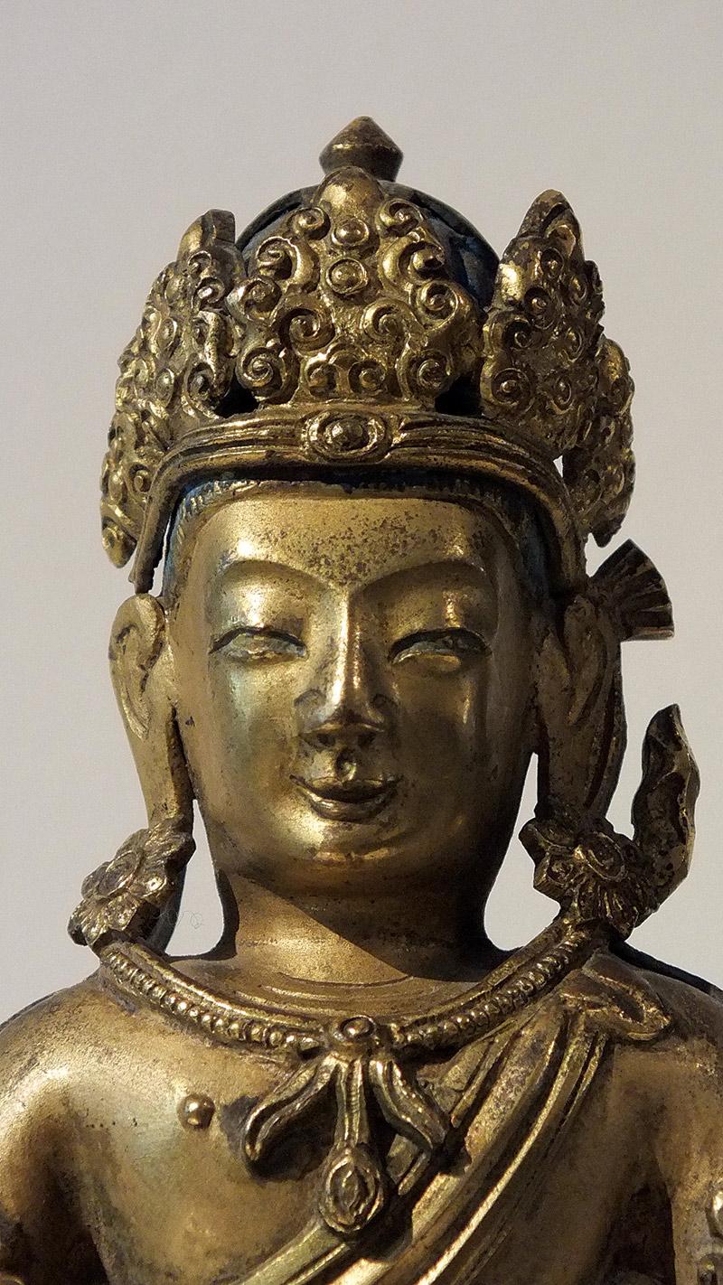 Gilt-Bronze Figure of Amitayus Qianlong Period In Good Condition For Sale In Amsterdam, NL