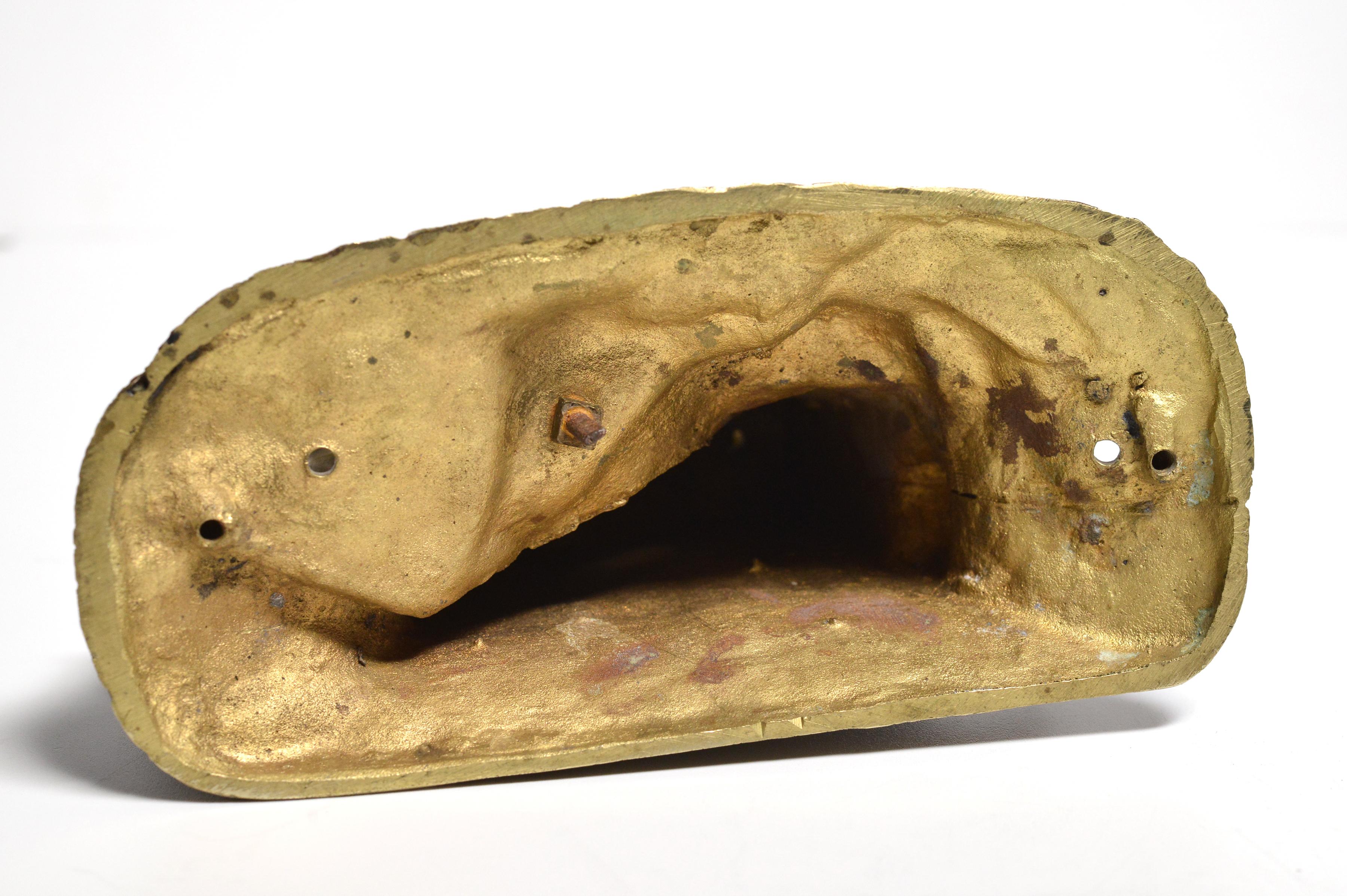 Gilt Bronze Figurine Young Lady with Love Letter at Fountain 19th century For Sale 3