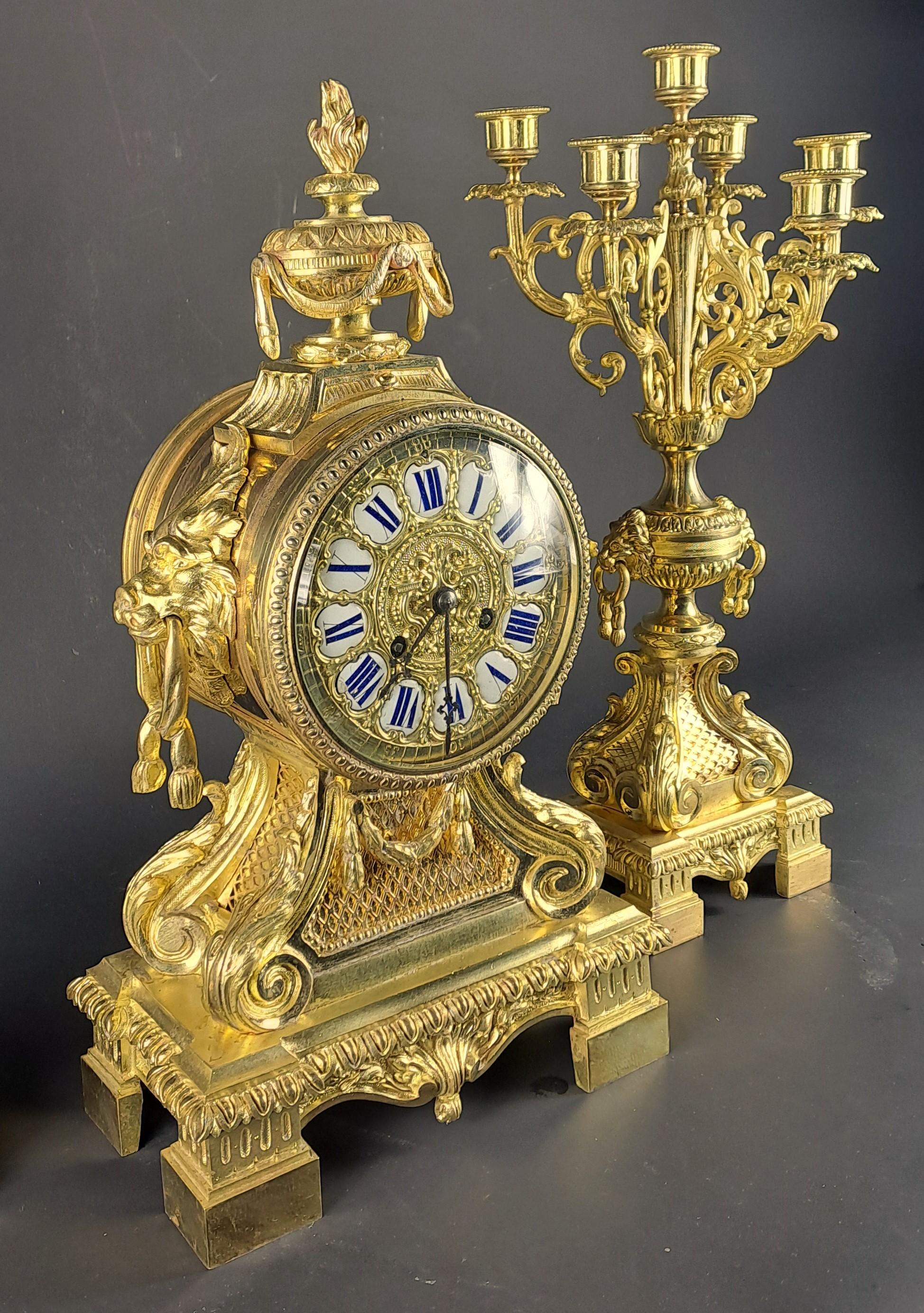 Embellecedor de chimenea de bronce dorado firmado G. Philippe Palais Royal en París Bronce en venta