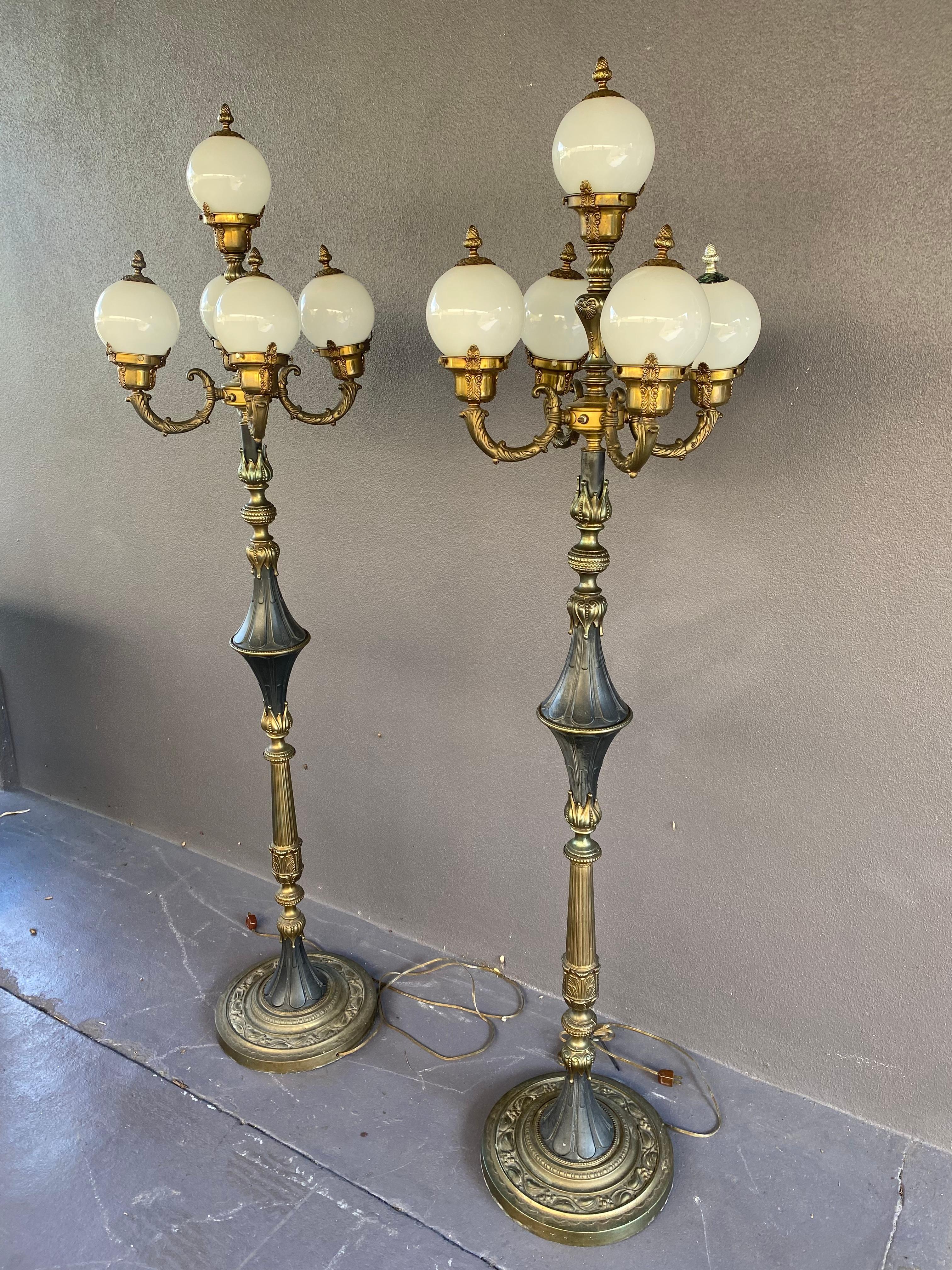 On offer on this occasion is one of the most stunning and bronze glass globes floor lamps you could hope to find. Outstanding design is exhibited throughout. The beautiful set is statement piece and packed with personality!  Just look at the