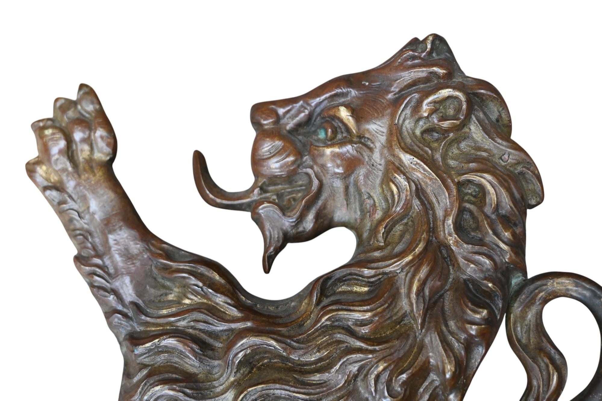Gilt Bronze Flagpole – Belgian Rampant Lion, 19th Century In Good Condition For Sale In Bilzen, BE