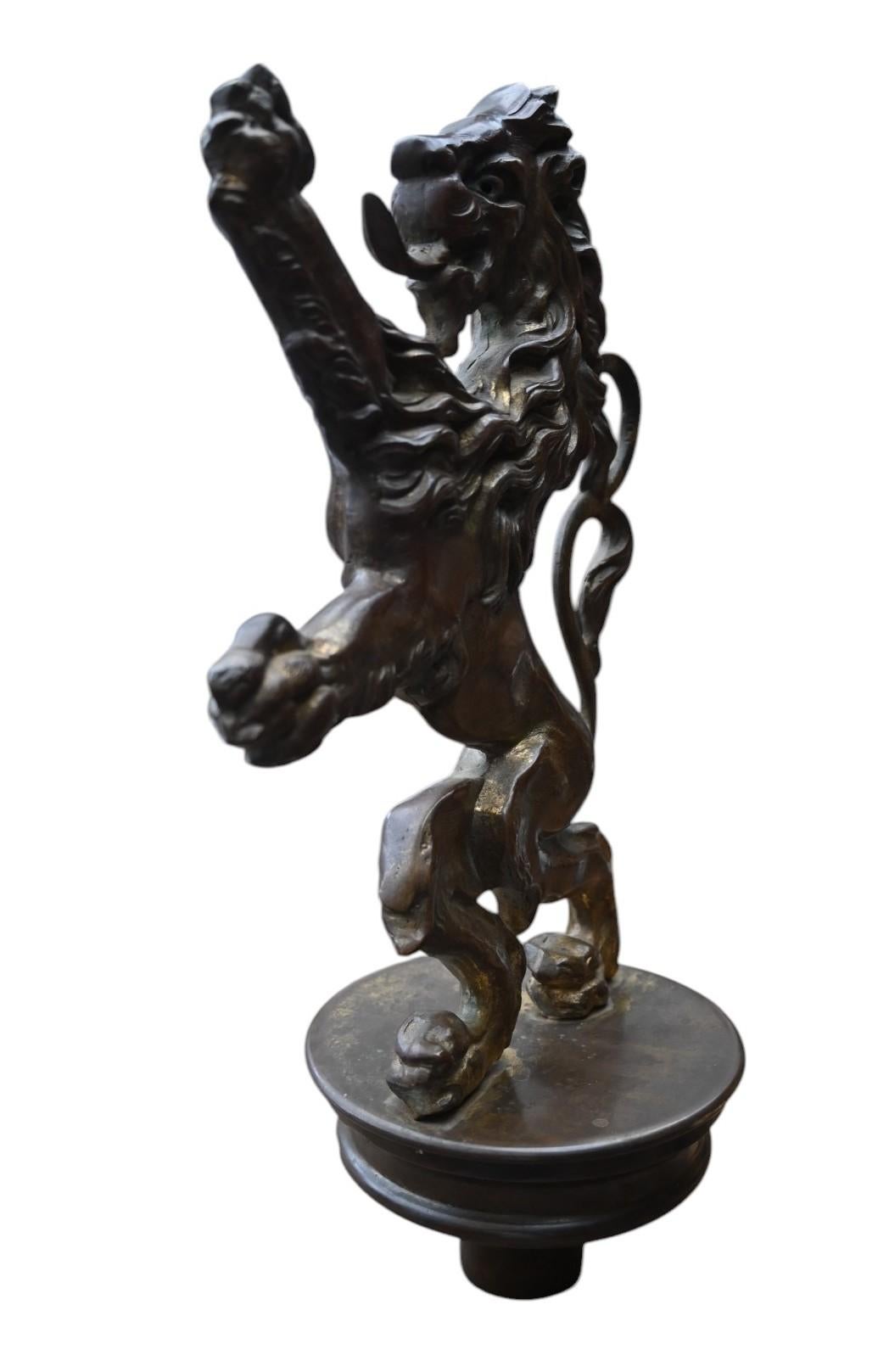 Gilt Bronze Flagpole – Belgian Rampant Lion, 19th Century For Sale 2