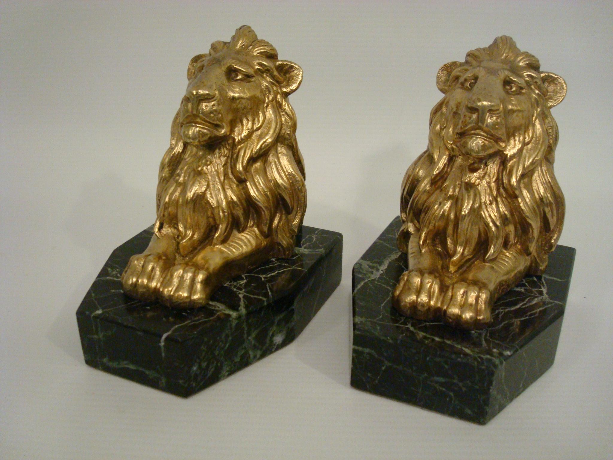French Gilt Bronze Guardian Lions Bookends. Signed H. Payen, France 1920´s For Sale