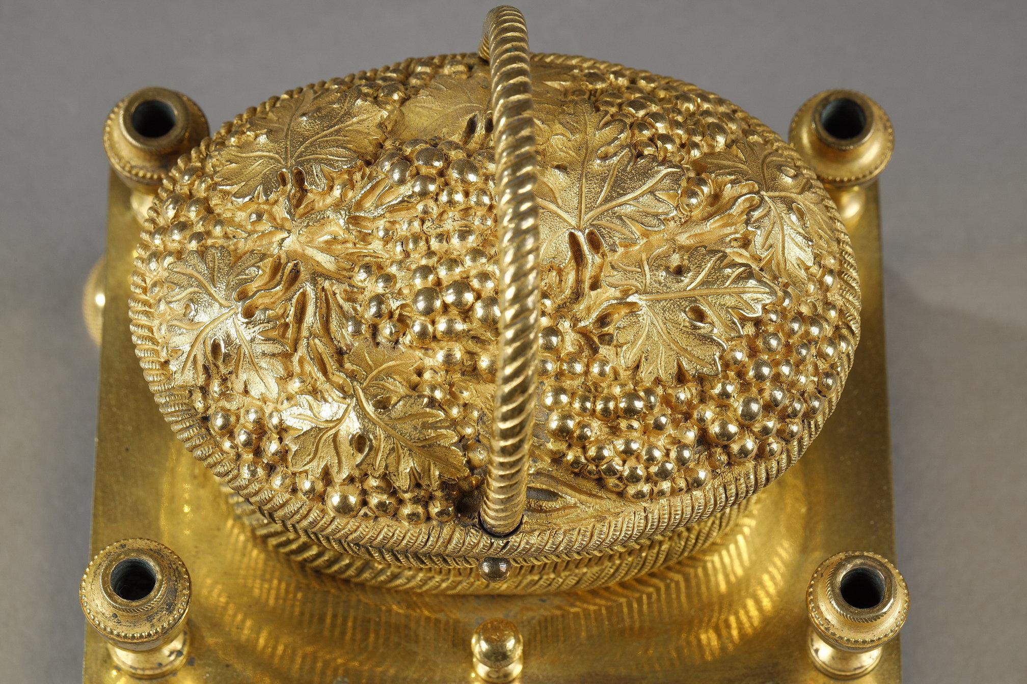 Gilt bronze inkwell forming a basket of grapes For Sale 8