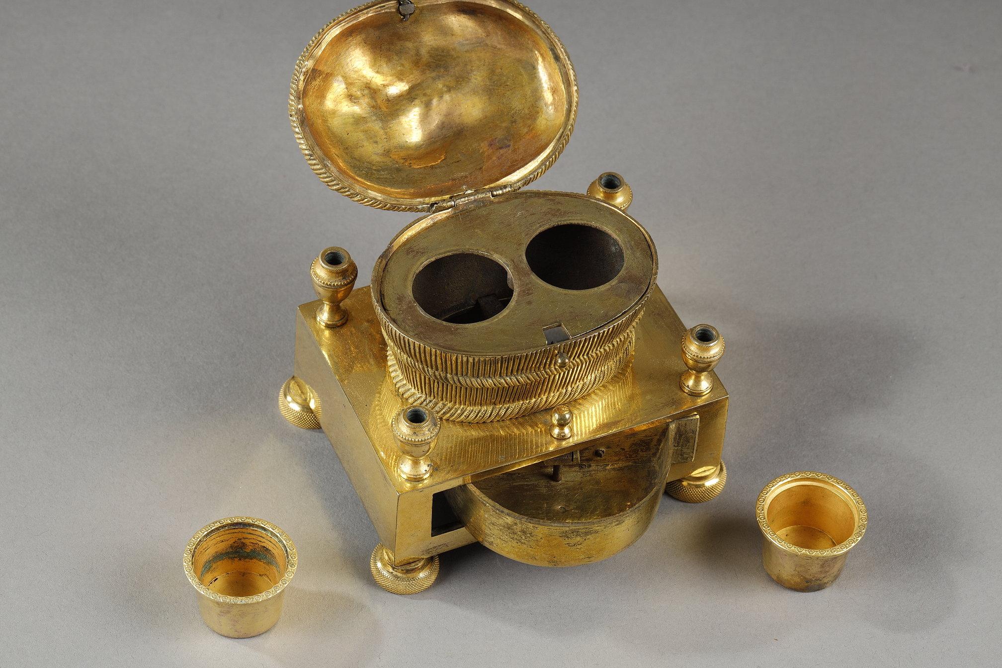 Gilt bronze inkwell forming a basket of grapes For Sale 9