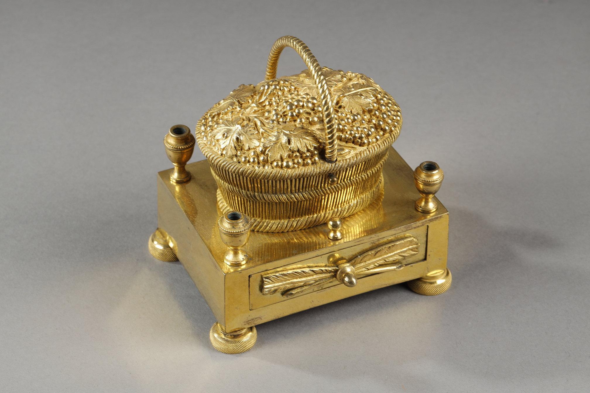 Late 19th Century Gilt bronze inkwell forming a basket of grapes For Sale