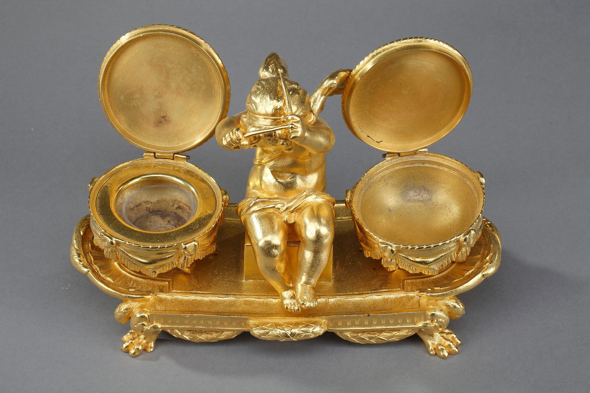 Encrier en bronze doré, « L'Amour timbalier », style Louis XVI en vente 7