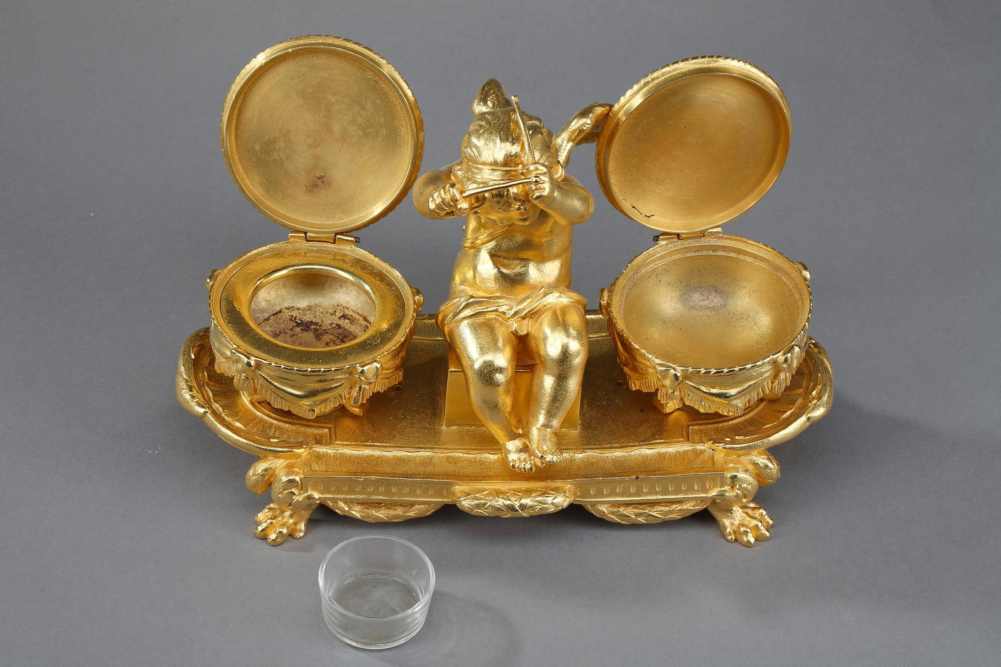 Encrier en bronze doré, « L'Amour timbalier », style Louis XVI en vente 8