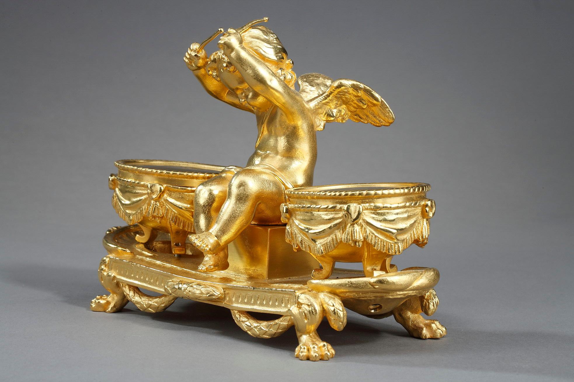 Bronze Encrier en bronze doré, « L'Amour timbalier », style Louis XVI en vente