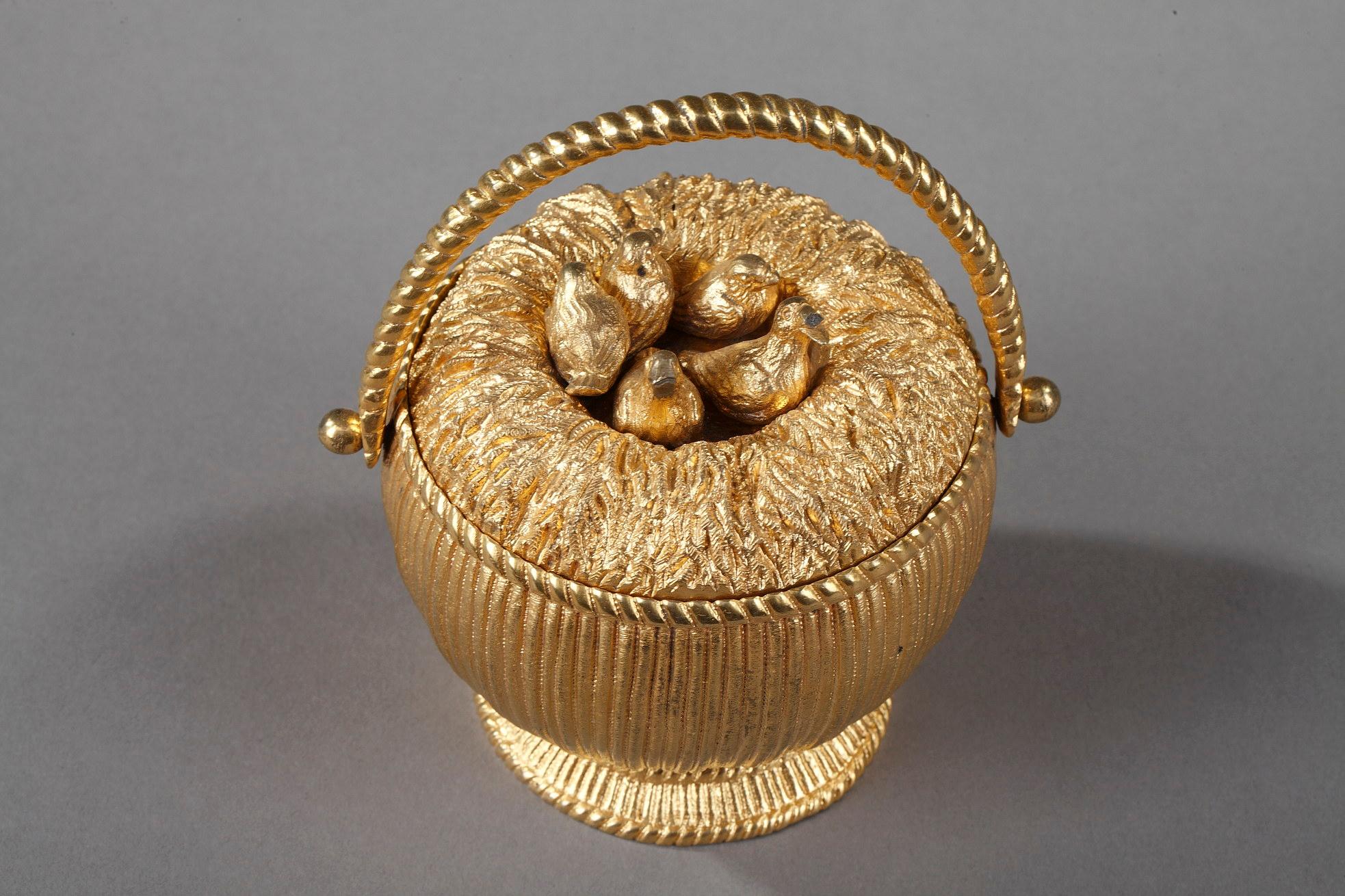 Gilt Bronze Inkwell with Birds, from the 1830s In Good Condition In Paris, FR