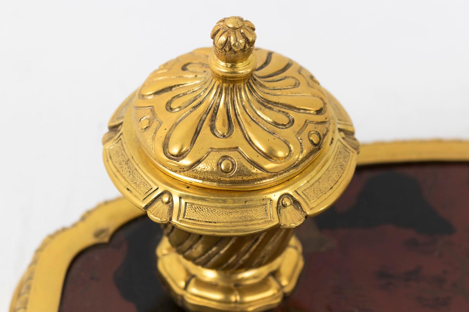 Gilt Bronze Inkwell with Chinese Style Lacquer,  Late 19th Century  In Good Condition For Sale In Saint-Ouen, FR