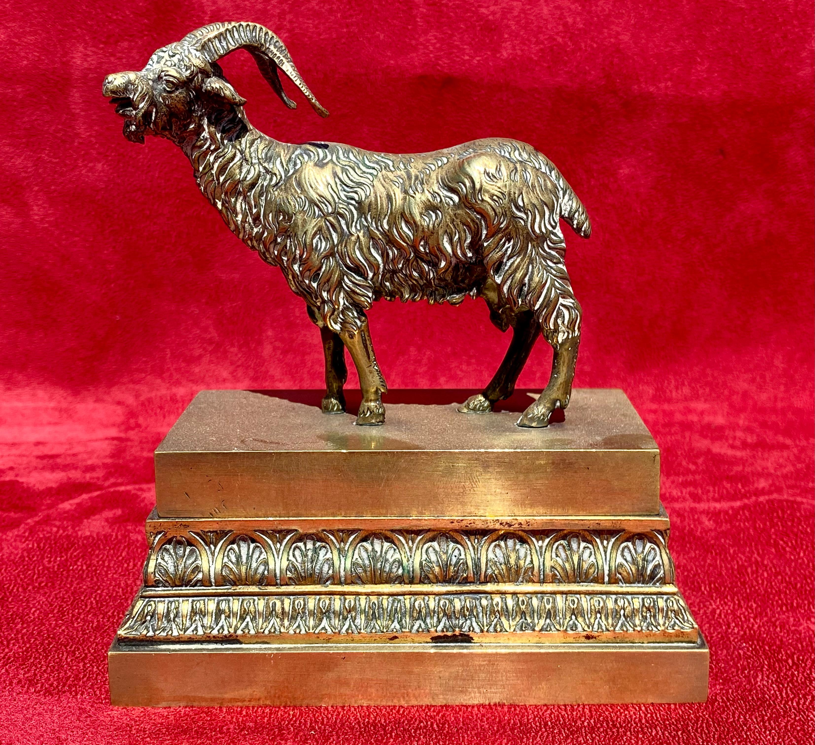 Gilt Bronze Inkwell with Ibex, Napoleon III Period, 19th Century In Good Condition For Sale In Beaune, FR