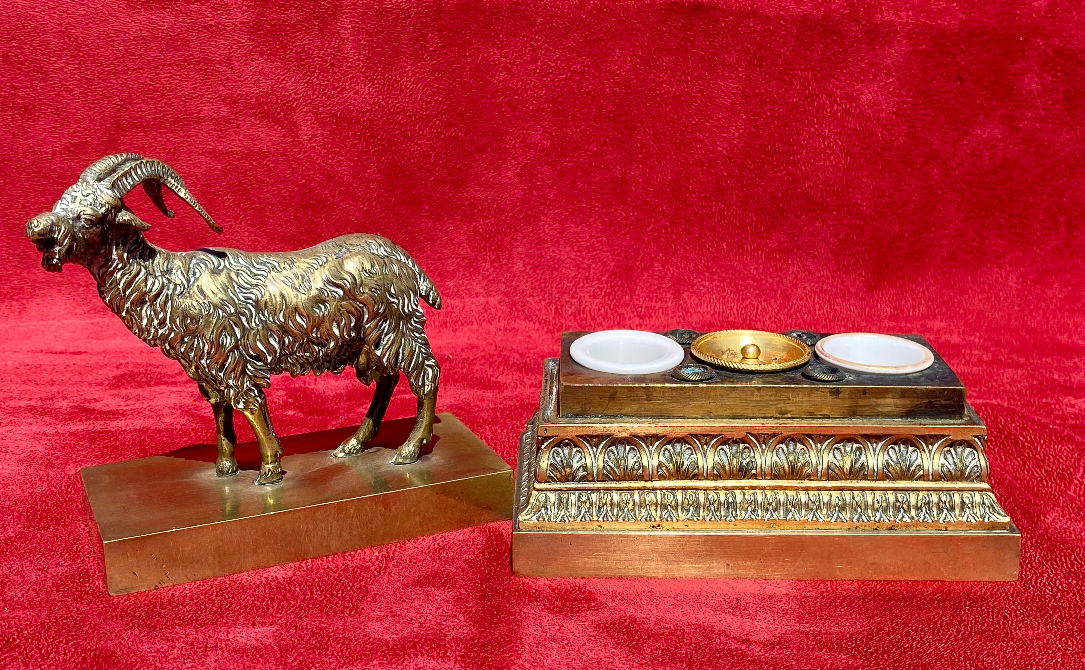 Tintero de Bronce Dorado con Ibex, Periodo Napoleón III, Siglo XIX siglo XIX en venta