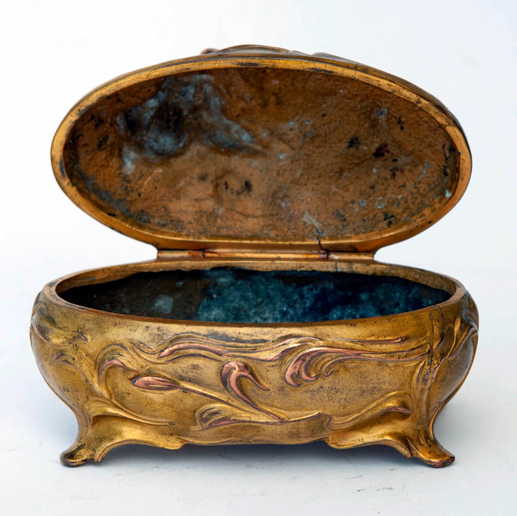 Bronze Cache à bijoux en bronze doré en vente