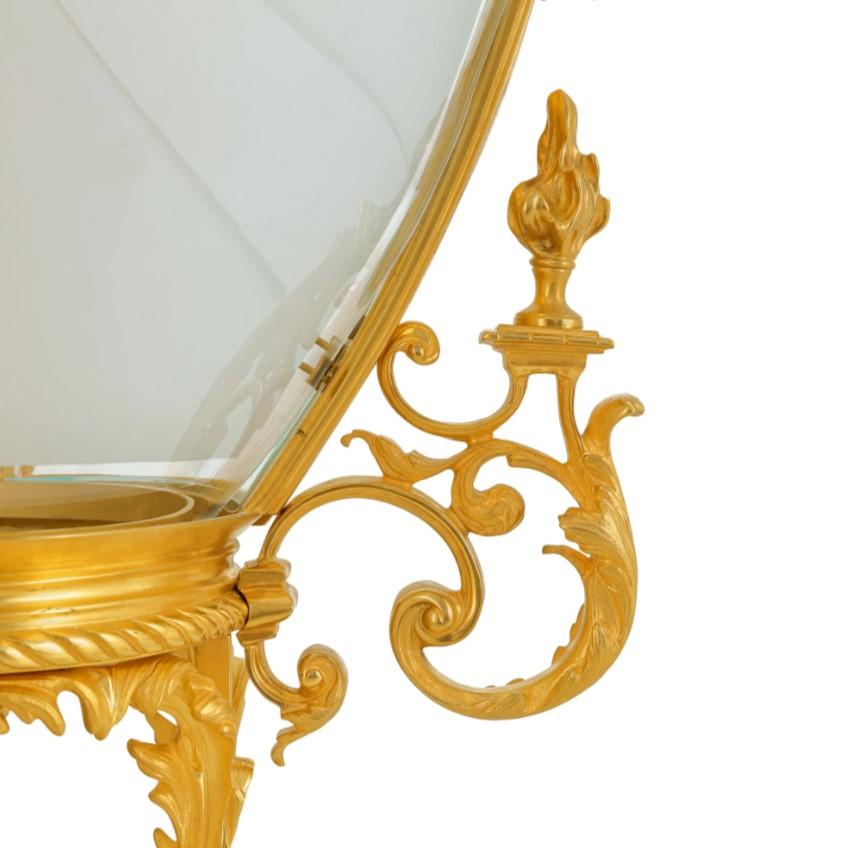 Gilt Bronze Lantern with Warrior Figures In Good Condition For Sale In Warsaw, PL