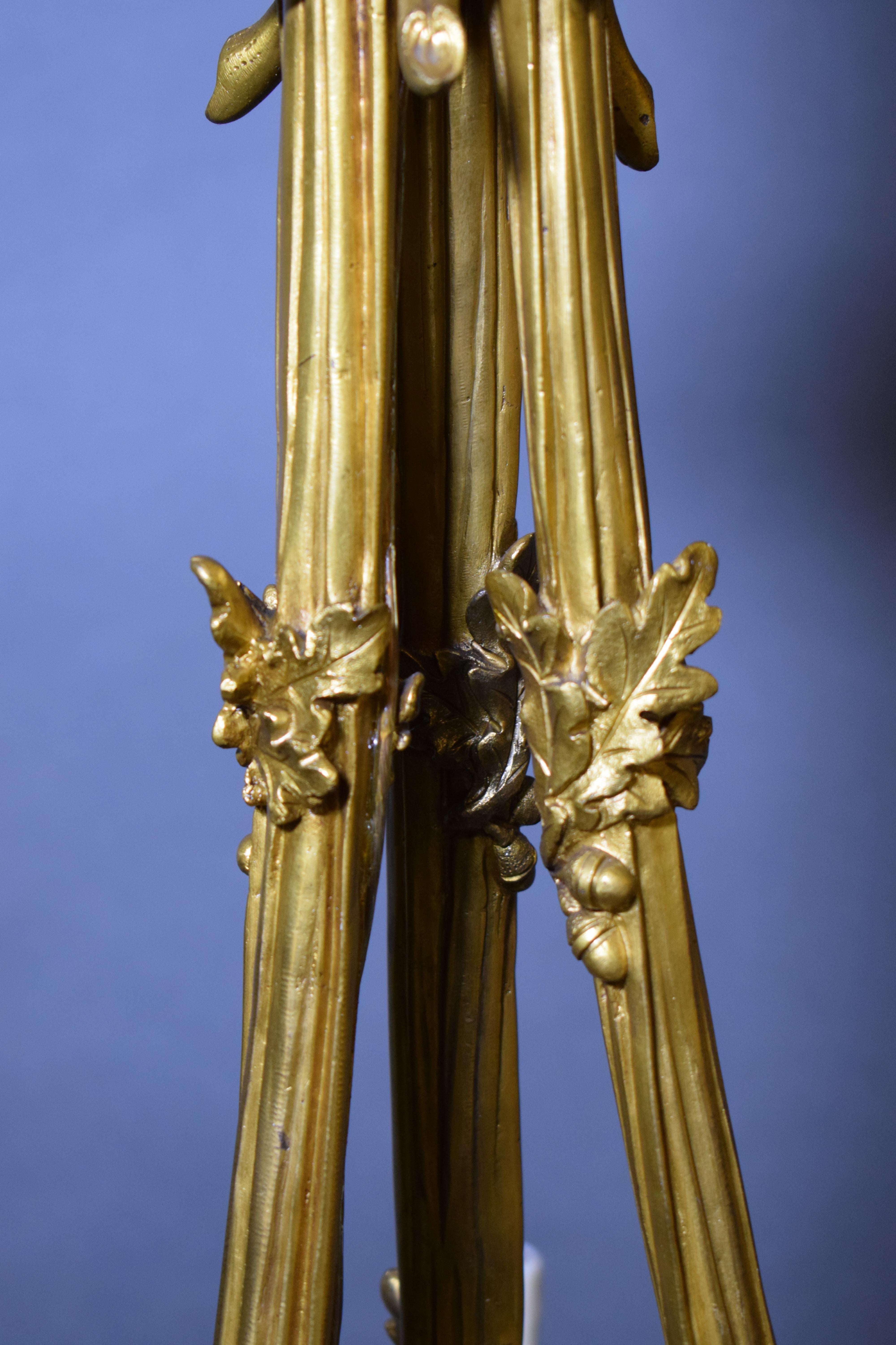 Kronleuchter aus vergoldeter Bronze im Louis-XV-Stil. (Frühes 20. Jahrhundert) im Angebot