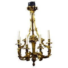 Kronleuchter aus vergoldeter Bronze im Louis-XV-Stil.