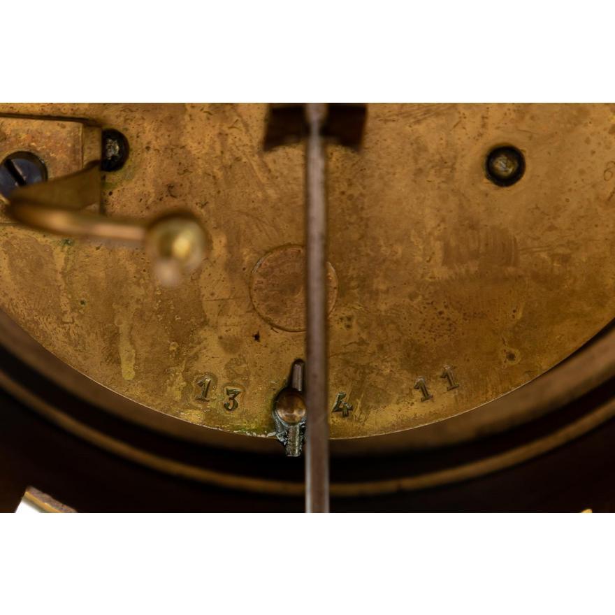 Horloge de manteau Fleur de Pecher en bronze doré et marbre Bon état - En vente à Atlanta, GA