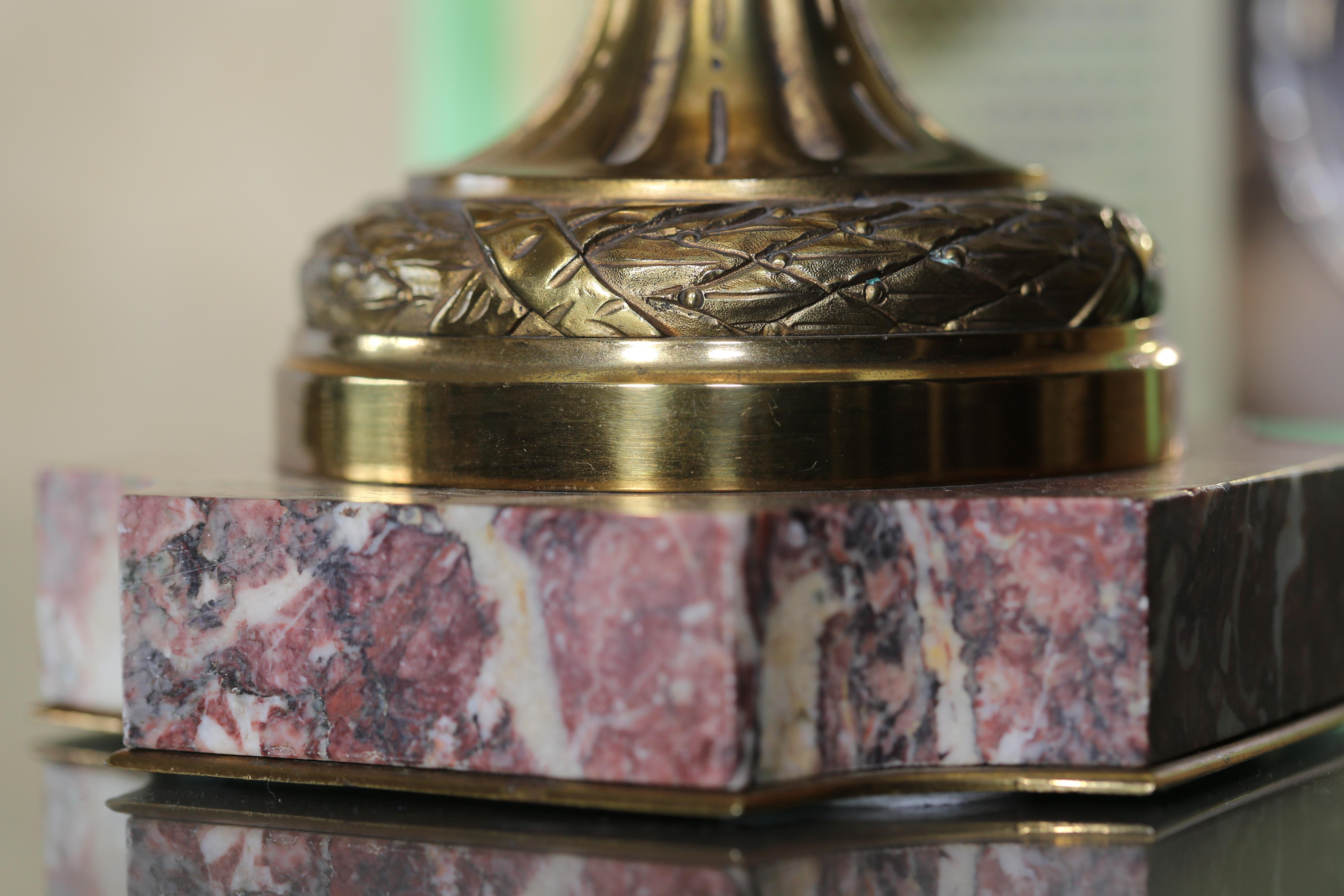 Lampe de table en bronze doré début 20ème siècle - Christie's 2011 Auction en vente 3
