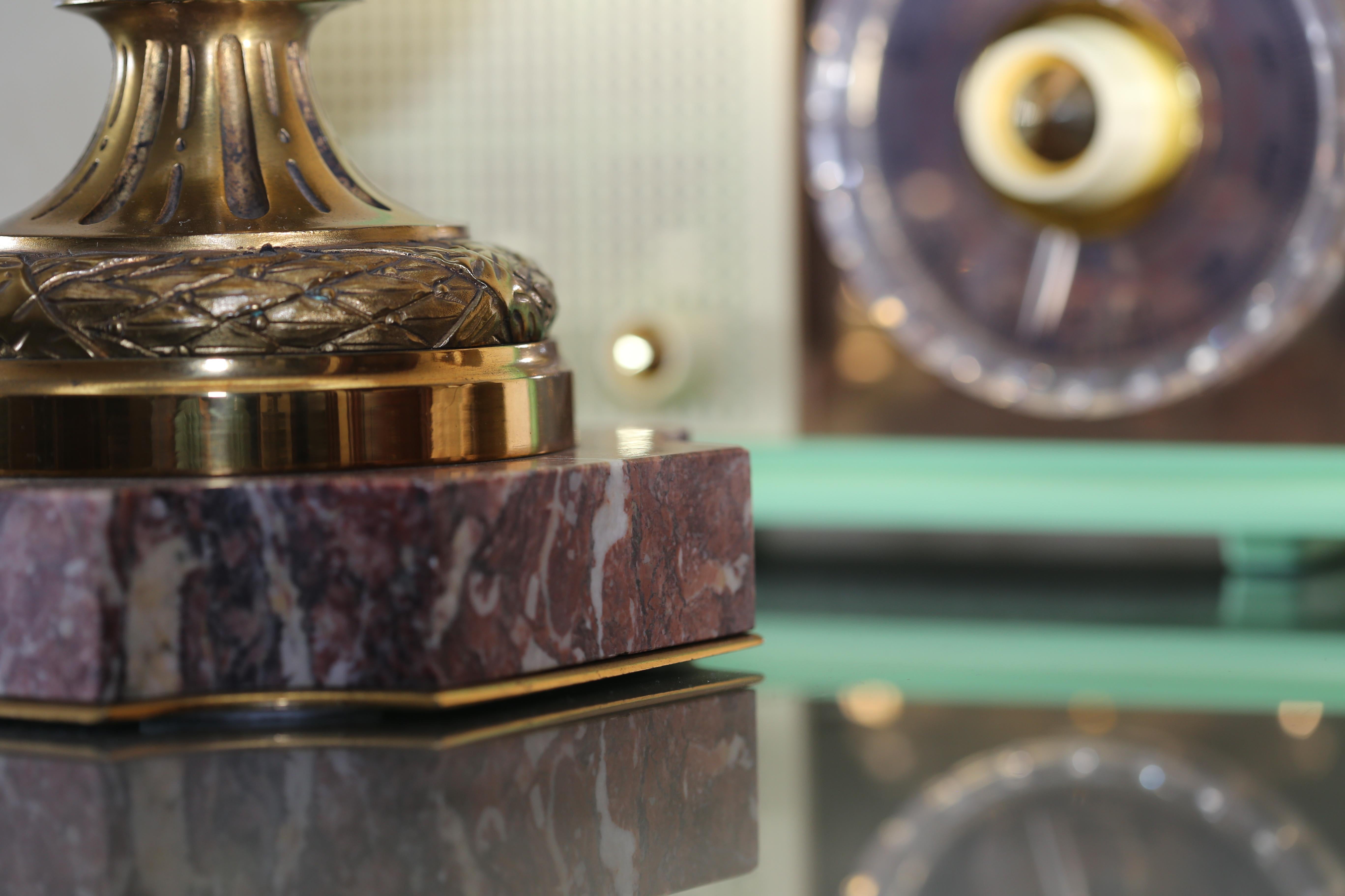 Lampe de table en bronze doré début 20ème siècle - Christie's 2011 Auction en vente 4