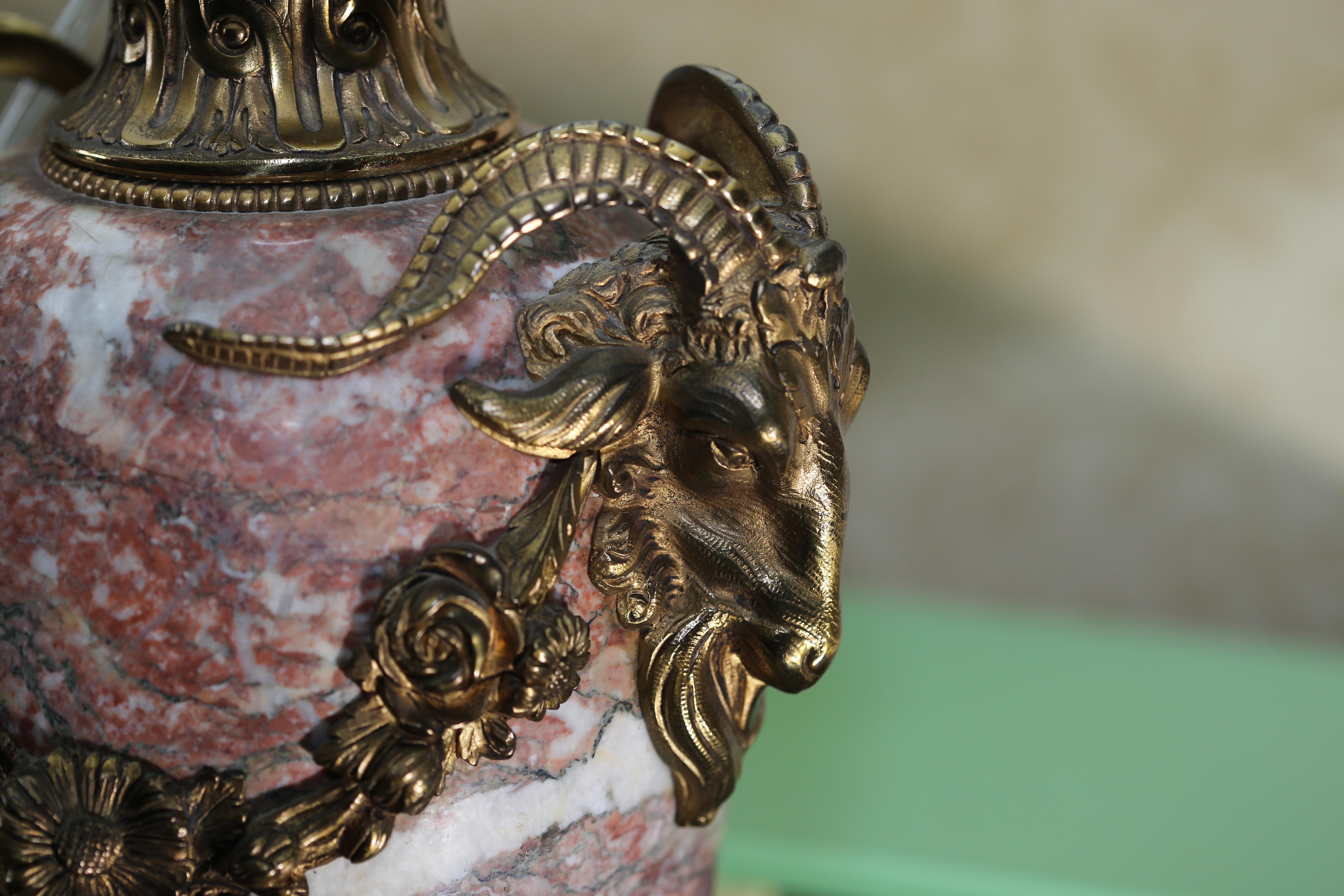 Lampe de table en bronze doré début 20ème siècle - Christie's 2011 Auction en vente 5