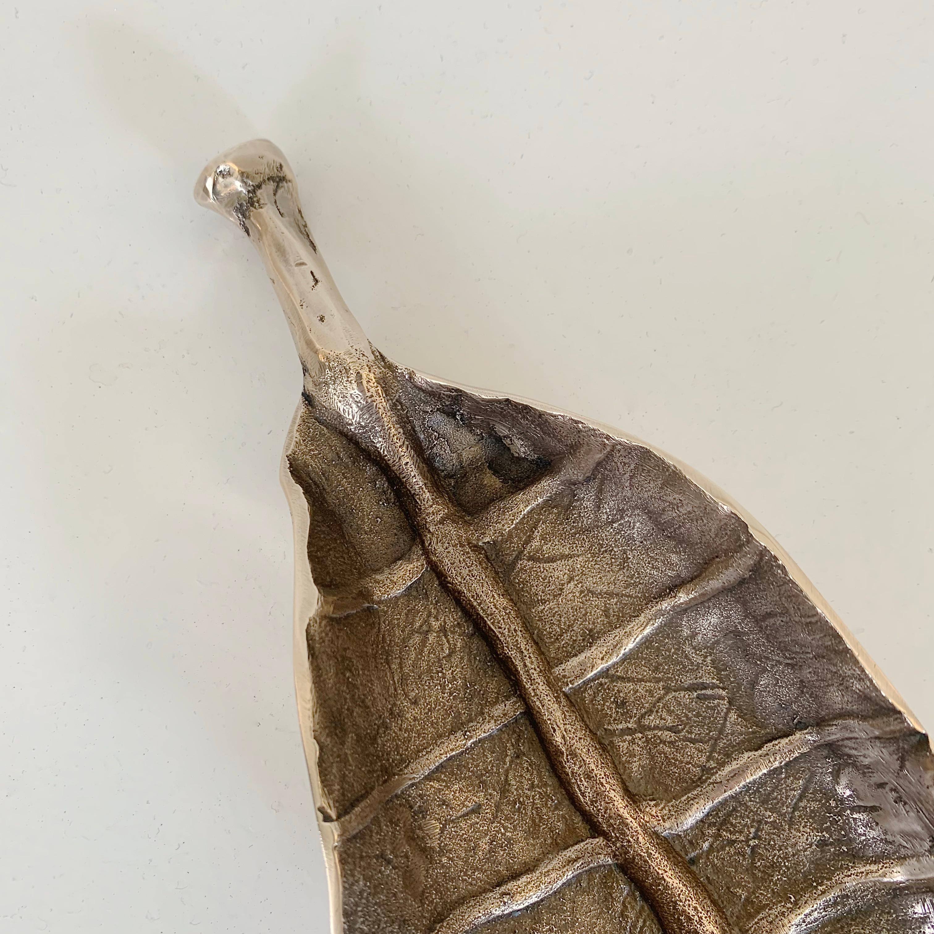 Gilt Bronze Mid-Century Decorative Leaf Vide-Poche, circa 1970, France. 8