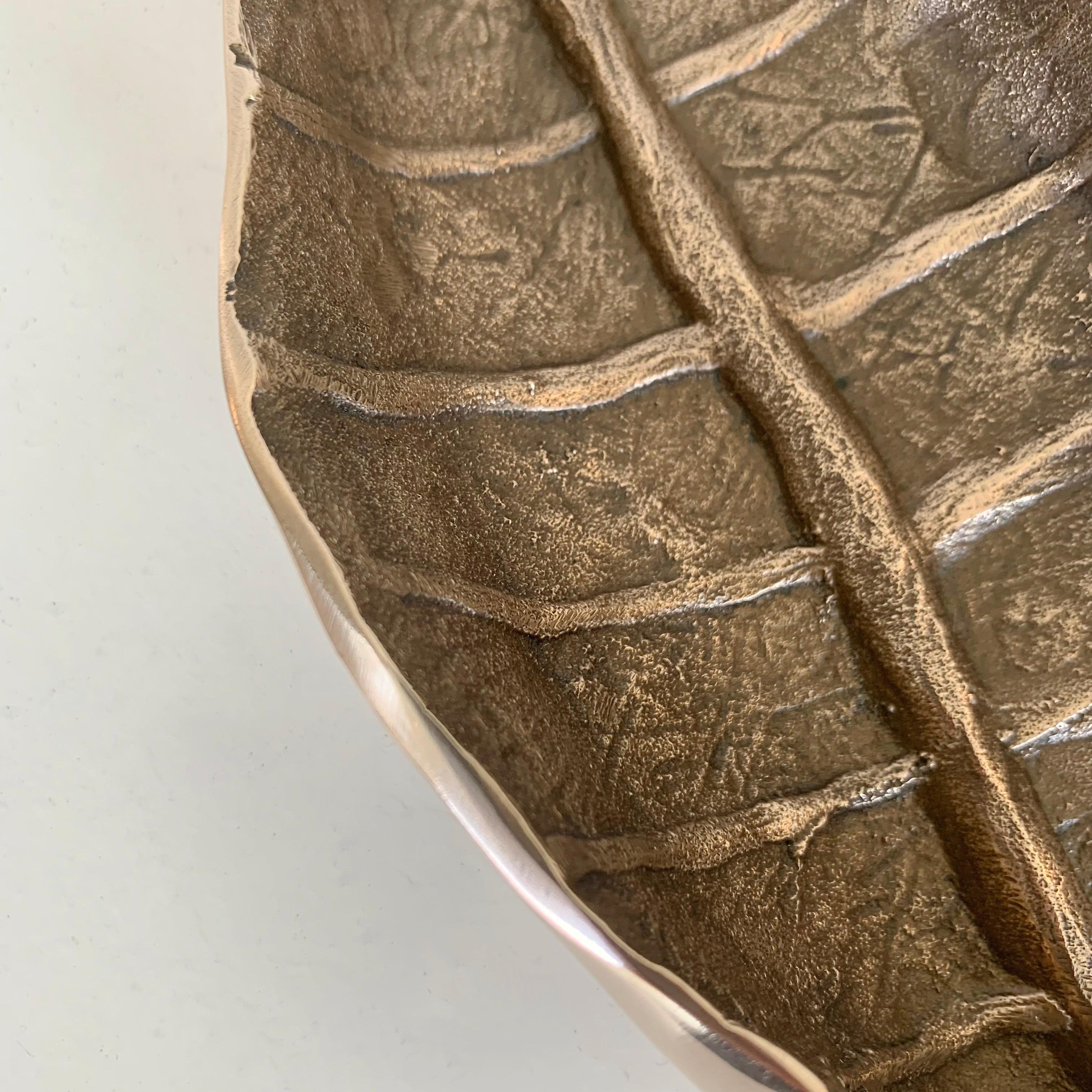 Gilt Bronze Mid-Century Decorative Leaf Vide-Poche, circa 1970, France. 10