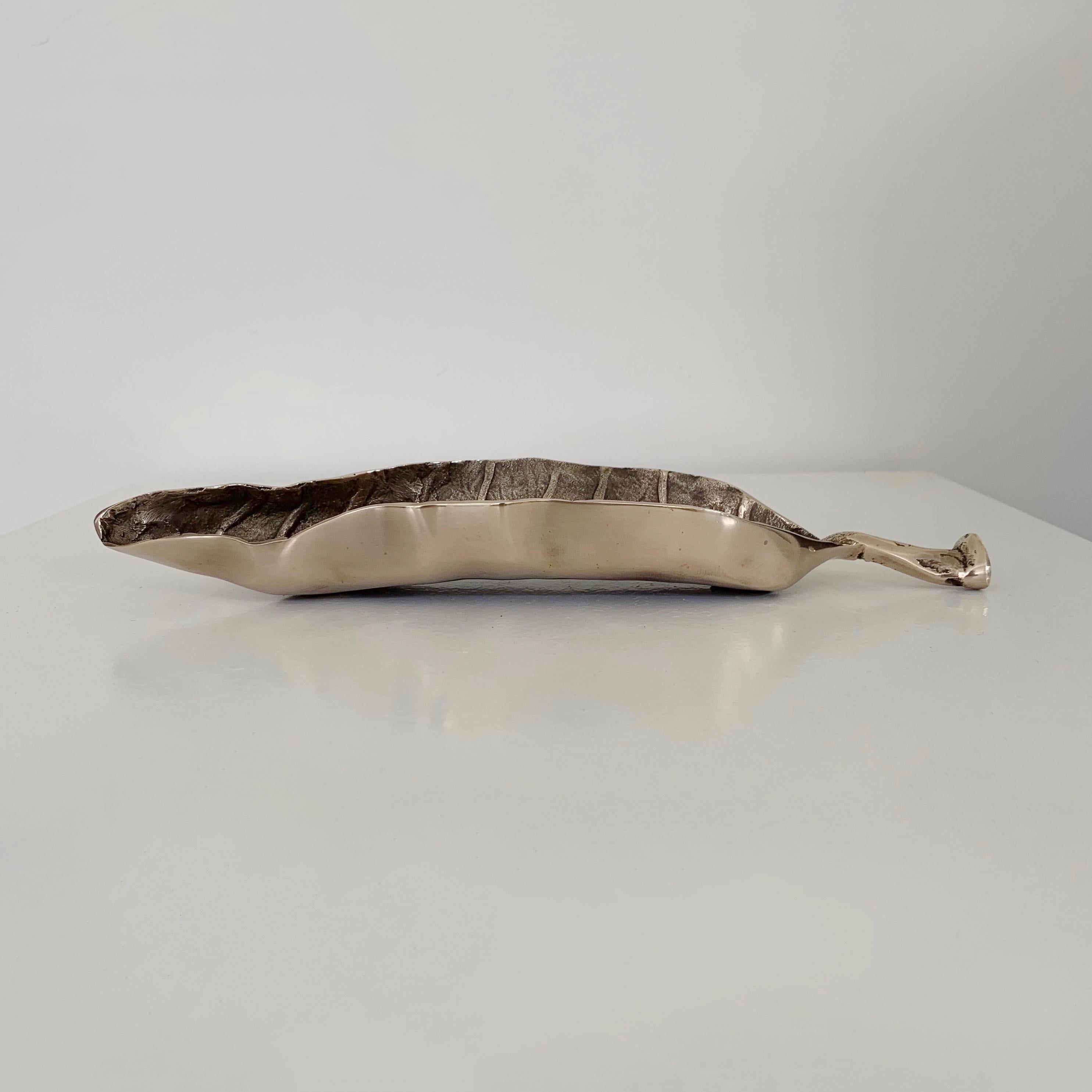 Gilt Bronze Mid-Century Decorative Leaf Vide-Poche, circa 1970, France. For Sale 1