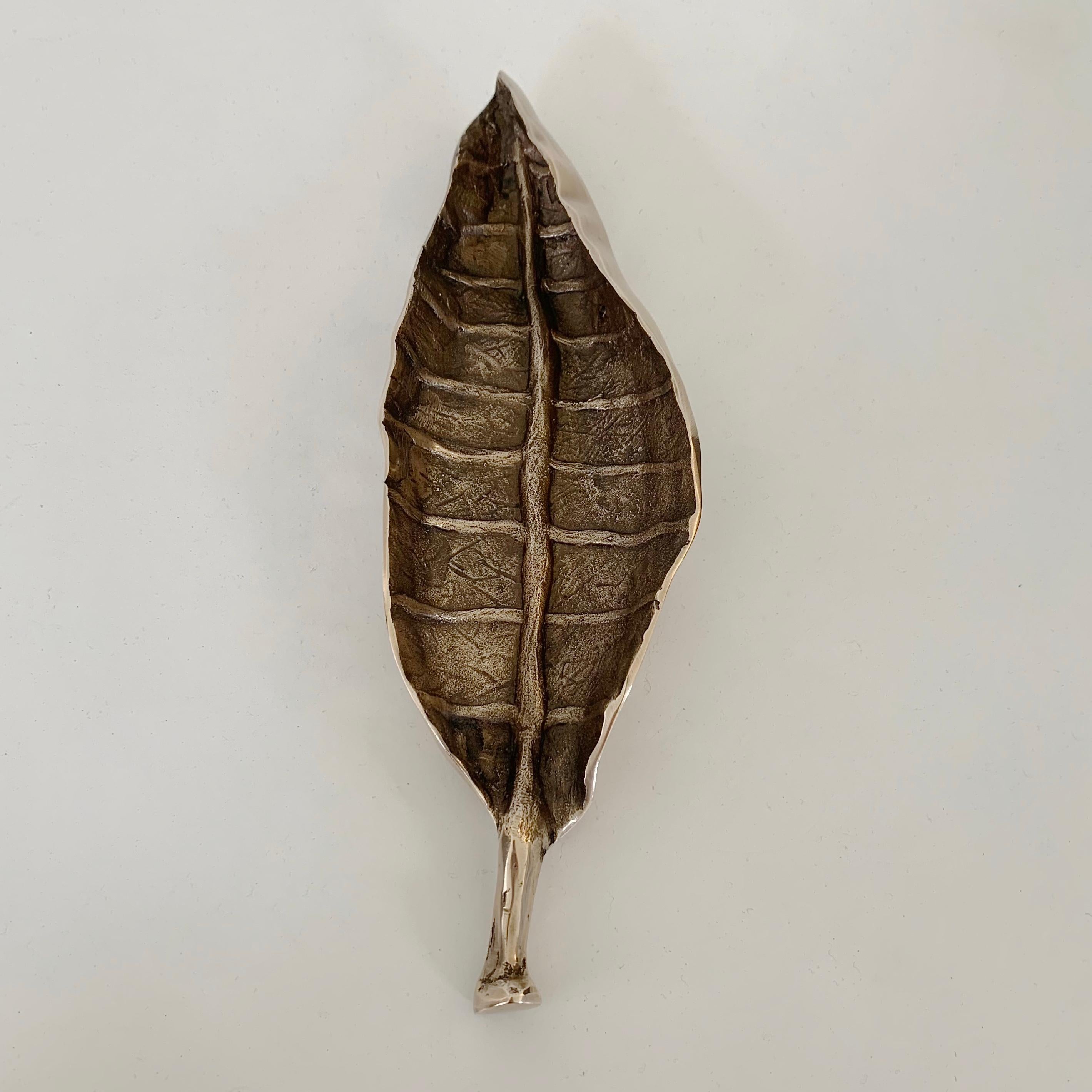 Gilt Bronze Mid-Century Decorative Leaf Vide-Poche, circa 1970, France. For Sale 2