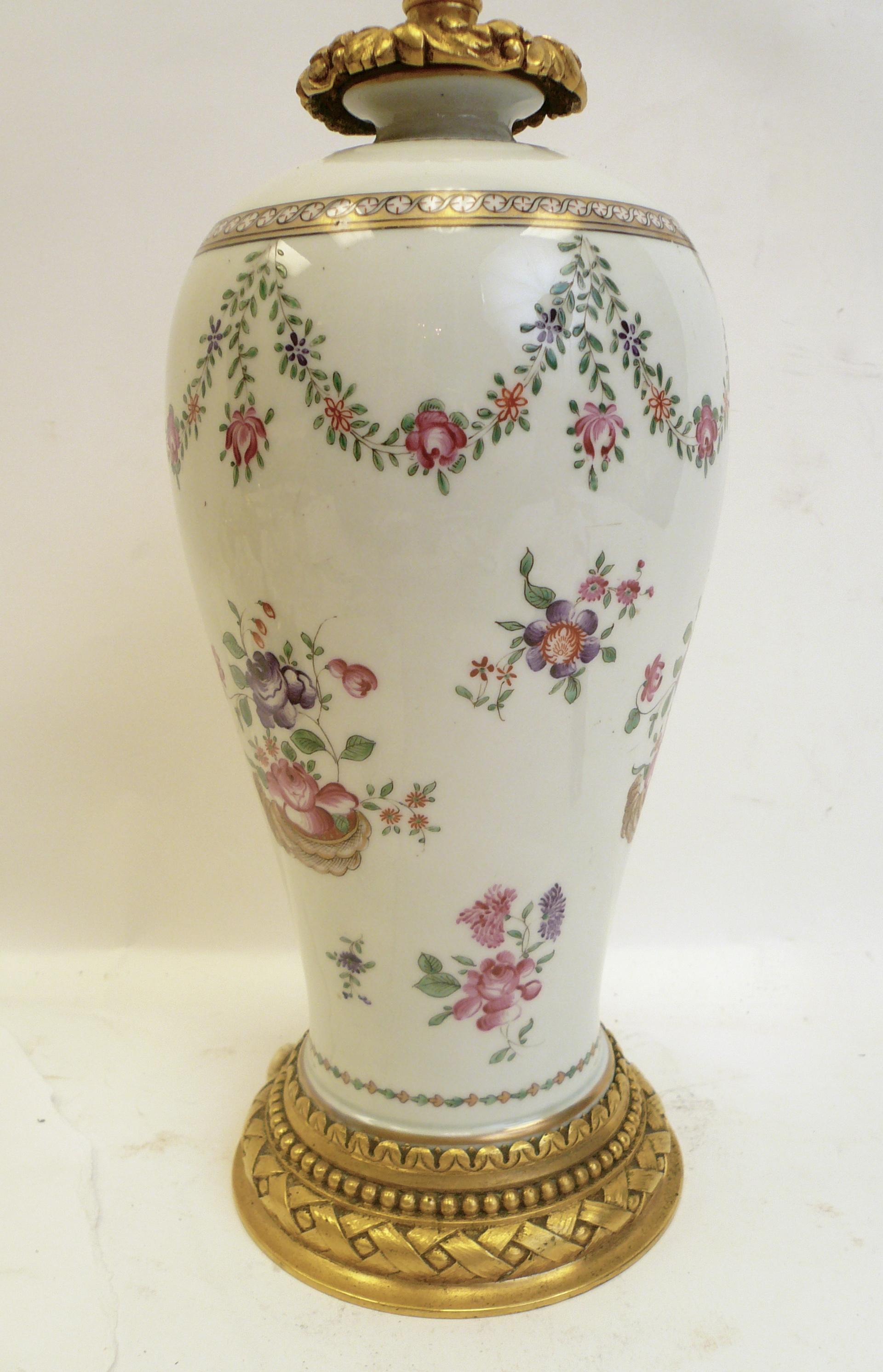 Gilt Bronze Mounted Chinese Export Porcelain Lamp by E F Caldwell In Good Condition For Sale In Pittsburgh, PA