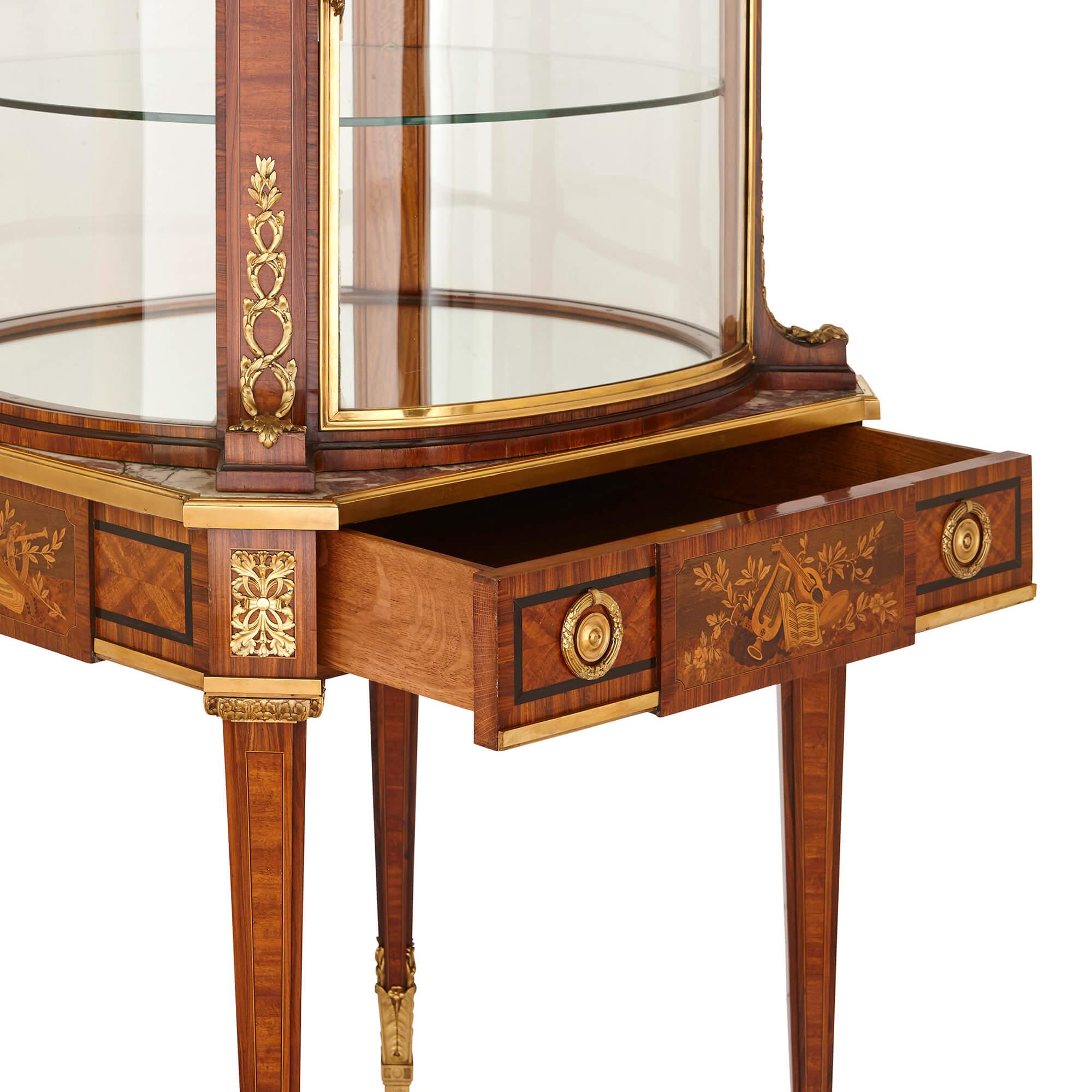 Belle Époque Gilt Bronze-Mounted Display Cabinet on Table