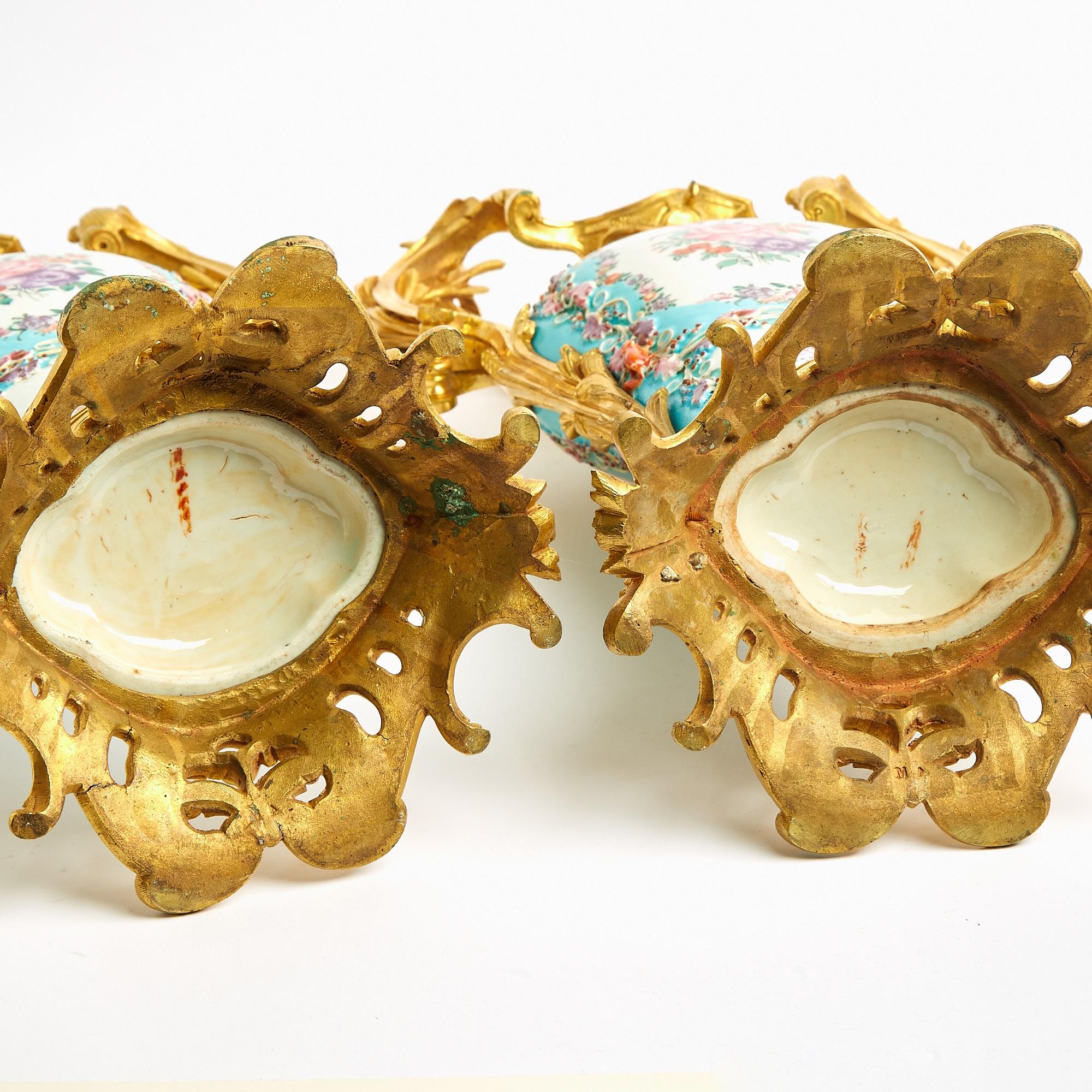 Gilt Bronze-Mounted English Samson Porcelain Decorative Urns For Sale 8