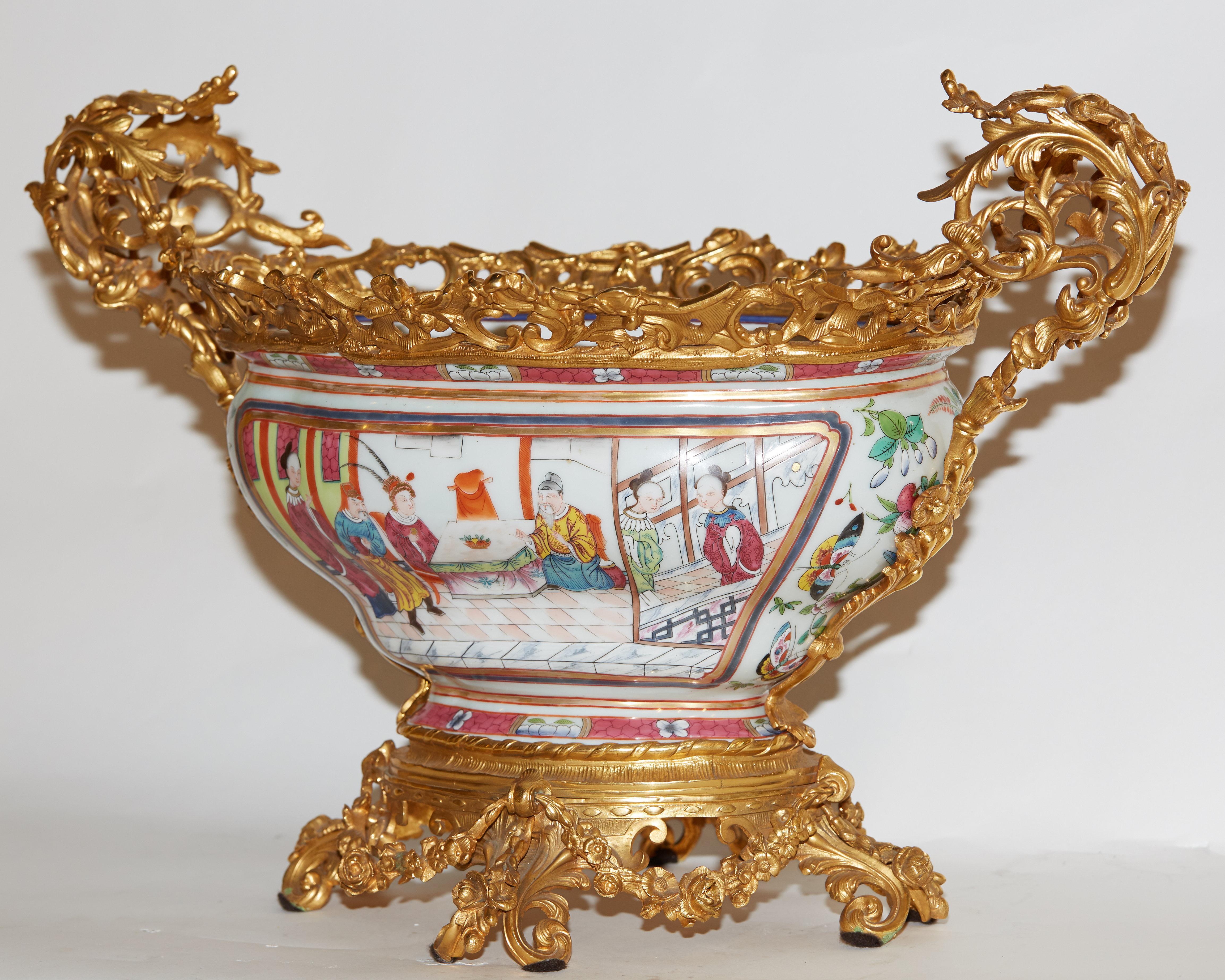 Gilt bronze-mounted Chinese export porcelain bowl with gilt bronze mounts in the 18th century style.