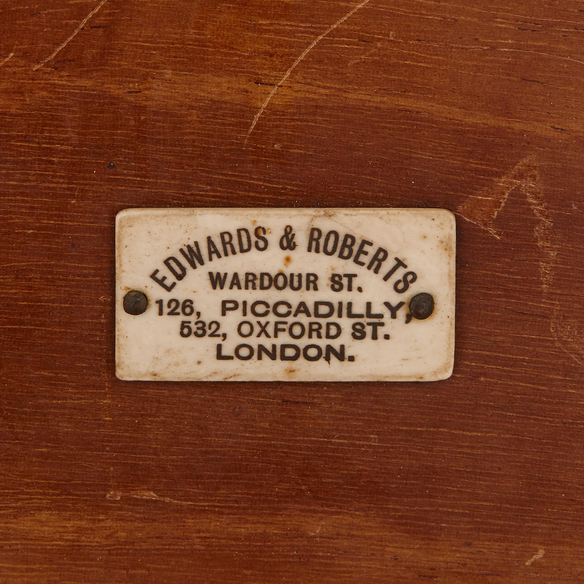Table à deux niveaux en marqueterie montée sur bronze doré d'Edwards & Roberts Bon état - En vente à London, GB