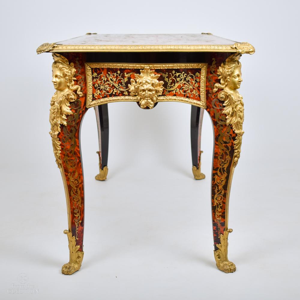Vergoldeter Bronze-Tisch mit Schildpatt- und Messingintarsien aus Boulle im Angebot 5