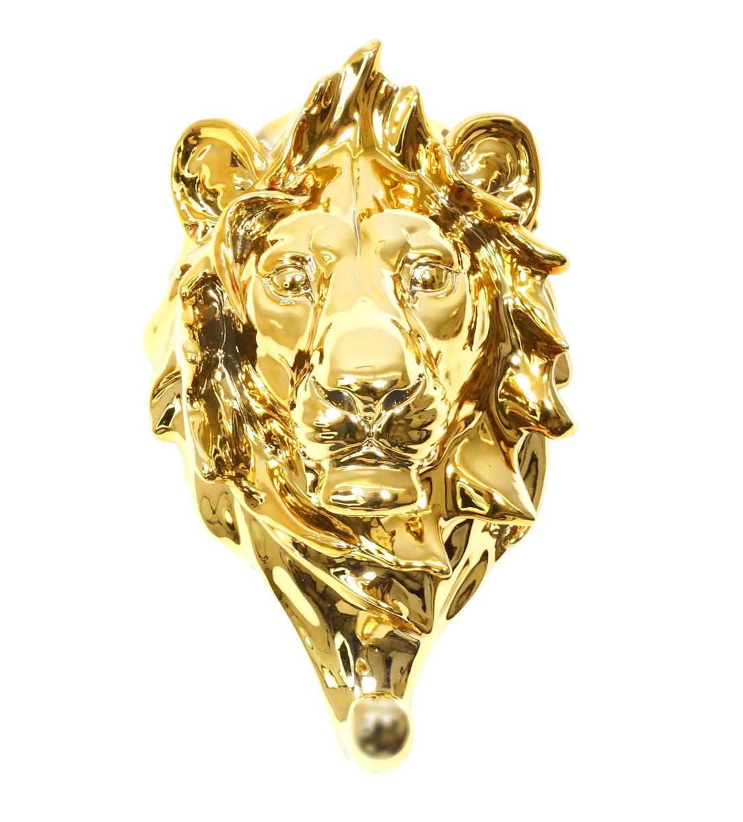 Scultura in bronzo dorato, porta tovaglioli raffigurante la testa di un Leone, XX secolo.

Scultura in bronzo dorato, porta tovaglioli raffigurante la testa di un Leone, XX secolo.  

H: 21 cm, L: 12 cm, P: 10 cm.