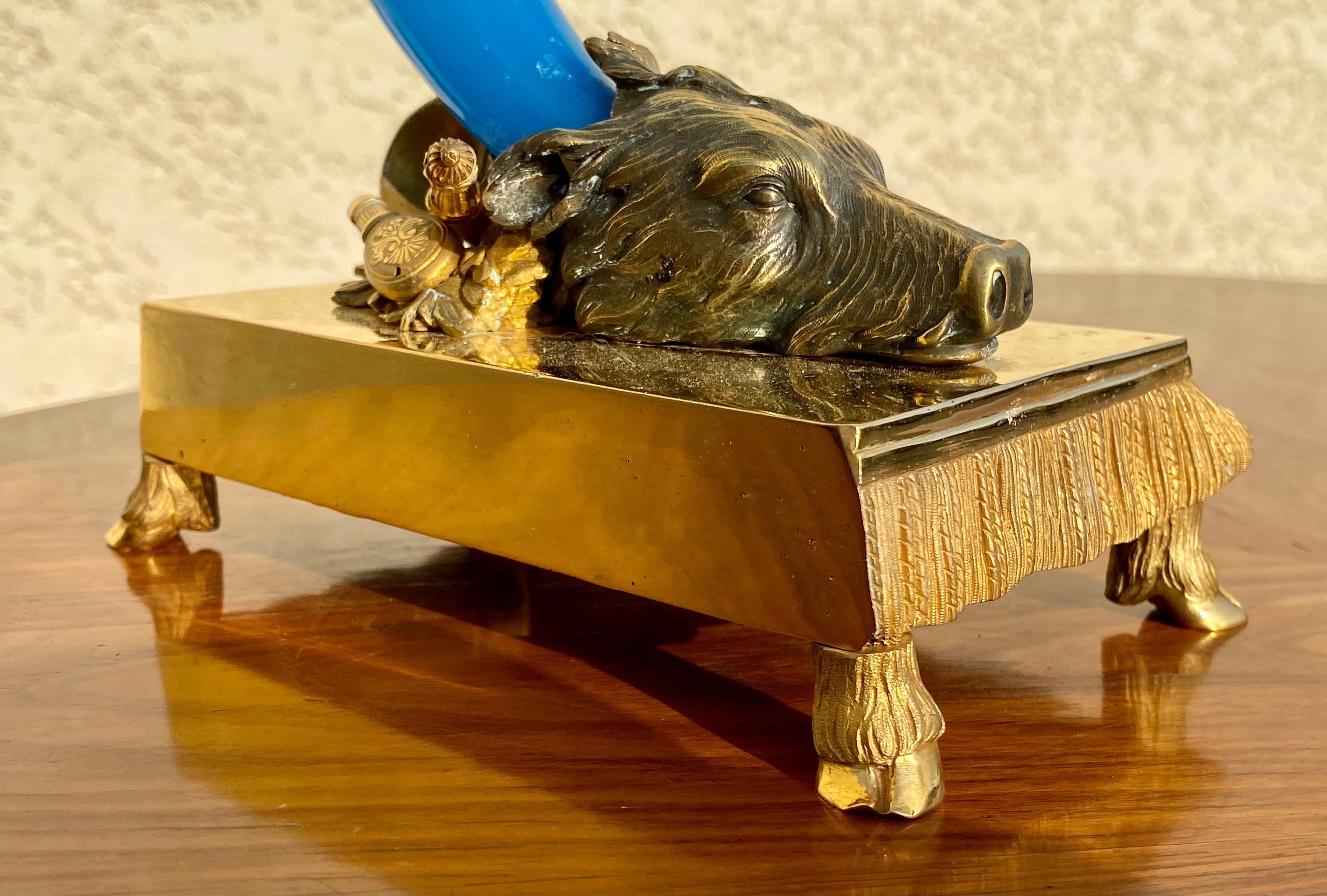 Bronzo Scultura in bronzo dorato e opalino, Caccia, XIX secolo in vendita