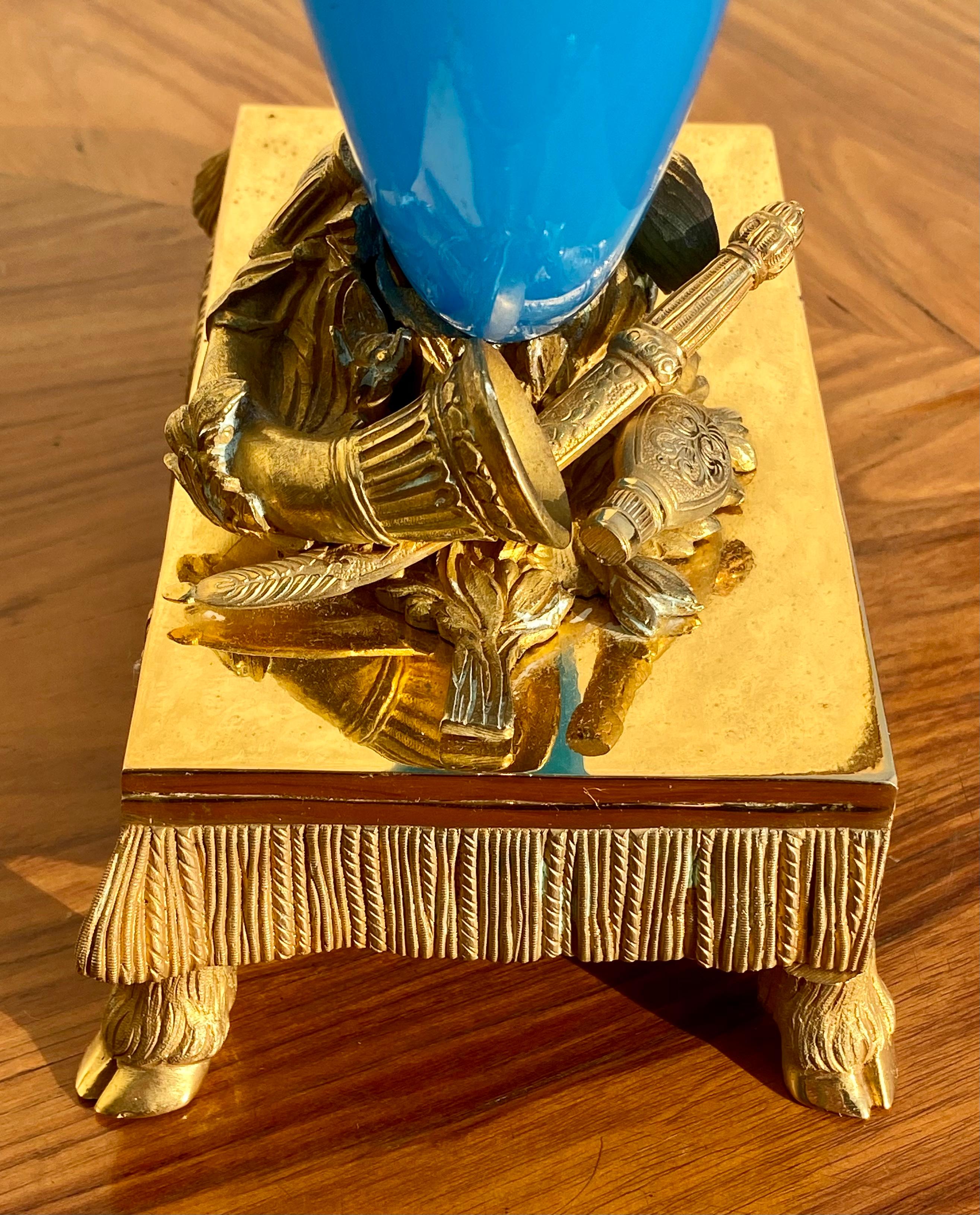 Scultura in bronzo dorato e opalino, Caccia, XIX secolo in vendita 2