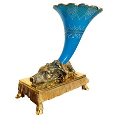 Scultura in bronzo dorato e opalino, Caccia, XIX secolo