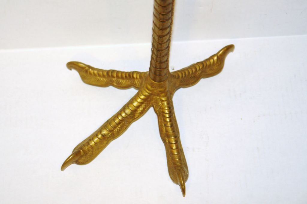 Vergoldete Bronze Straußenbein Kerzenleuchter. im Zustand „Gut“ im Angebot in New York, NY