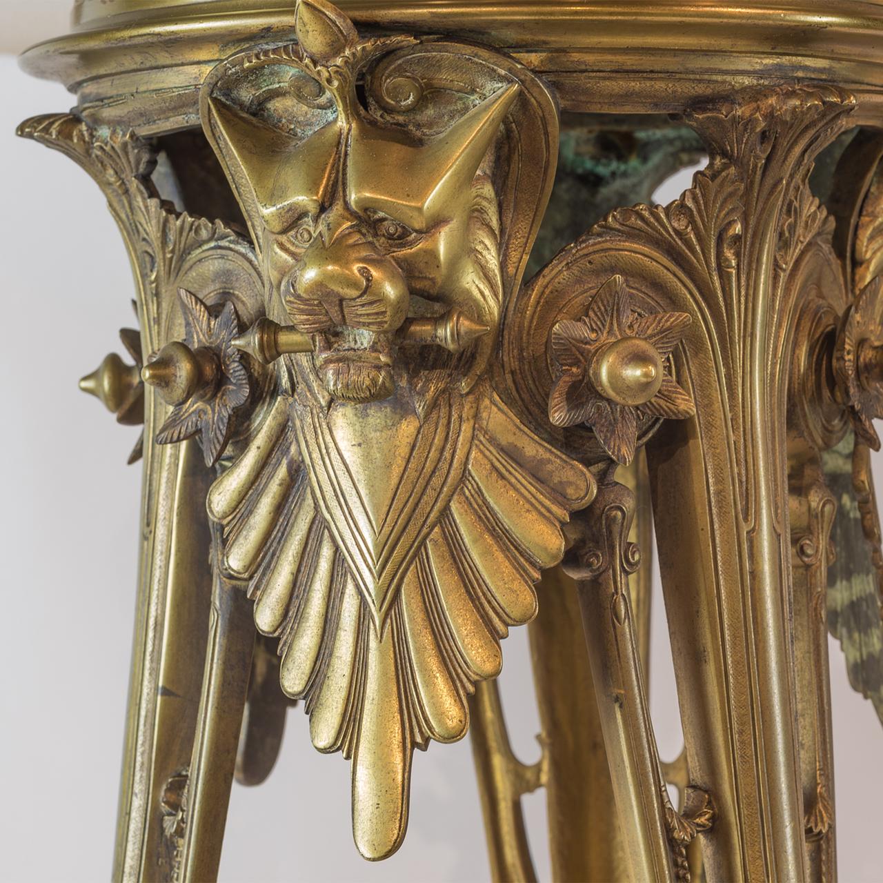 Gilt Bronze Pedestal with Three-legged Claw Feet In Good Condition For Sale In New York, NY