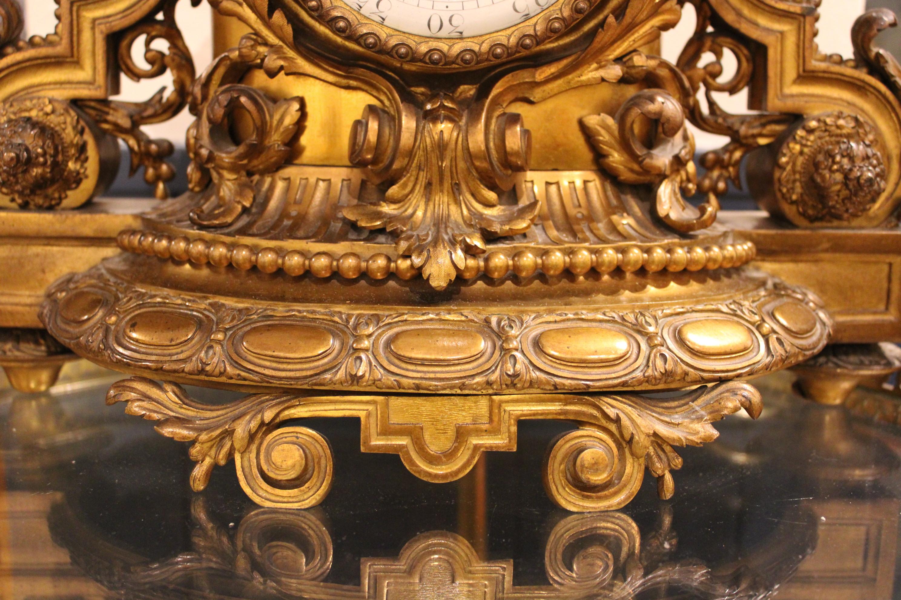 Pendule en bronze doré, France, 19e siècle en vente 5