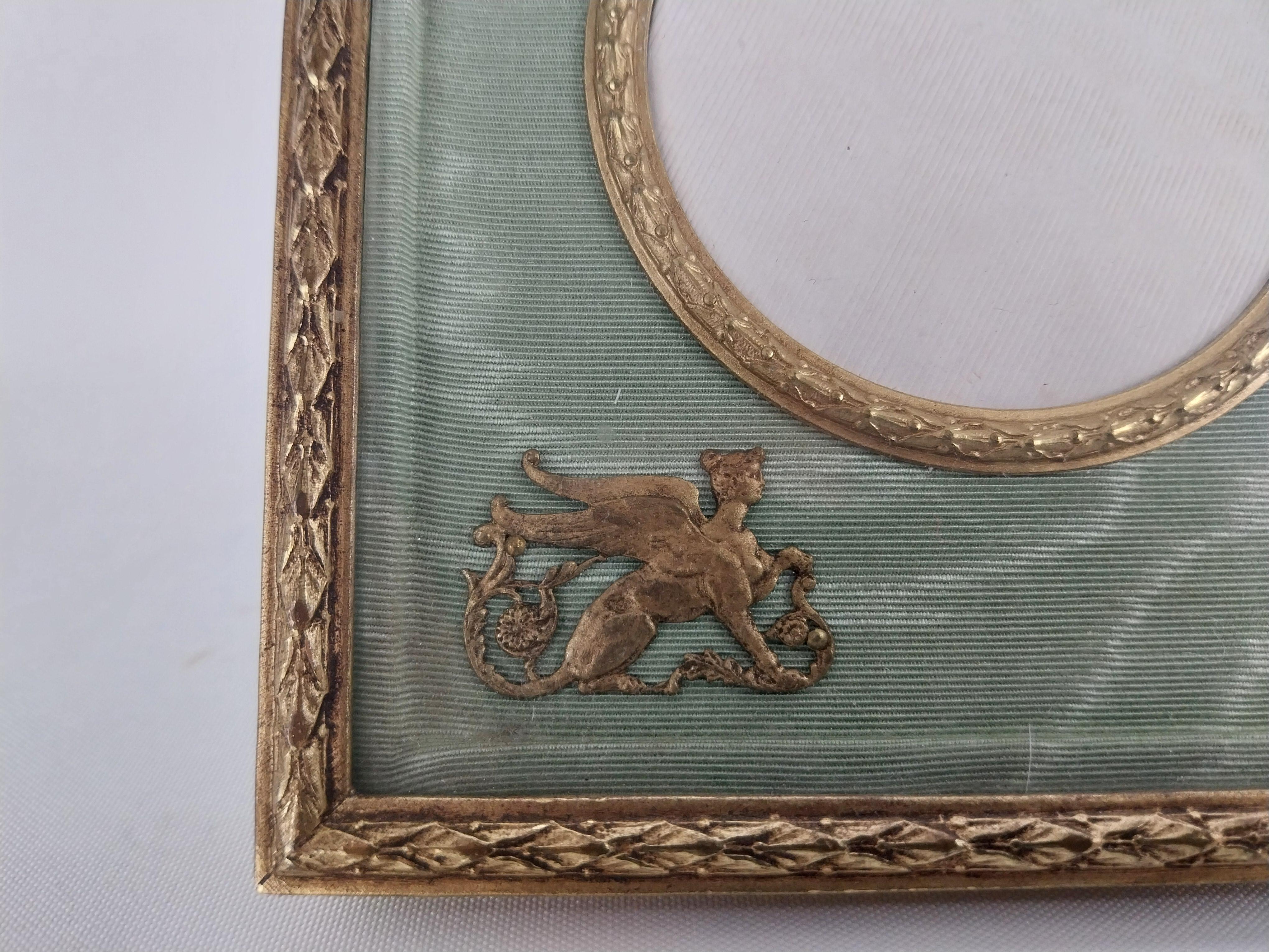 Marco de fotos de bronce dorado francés en venta 4