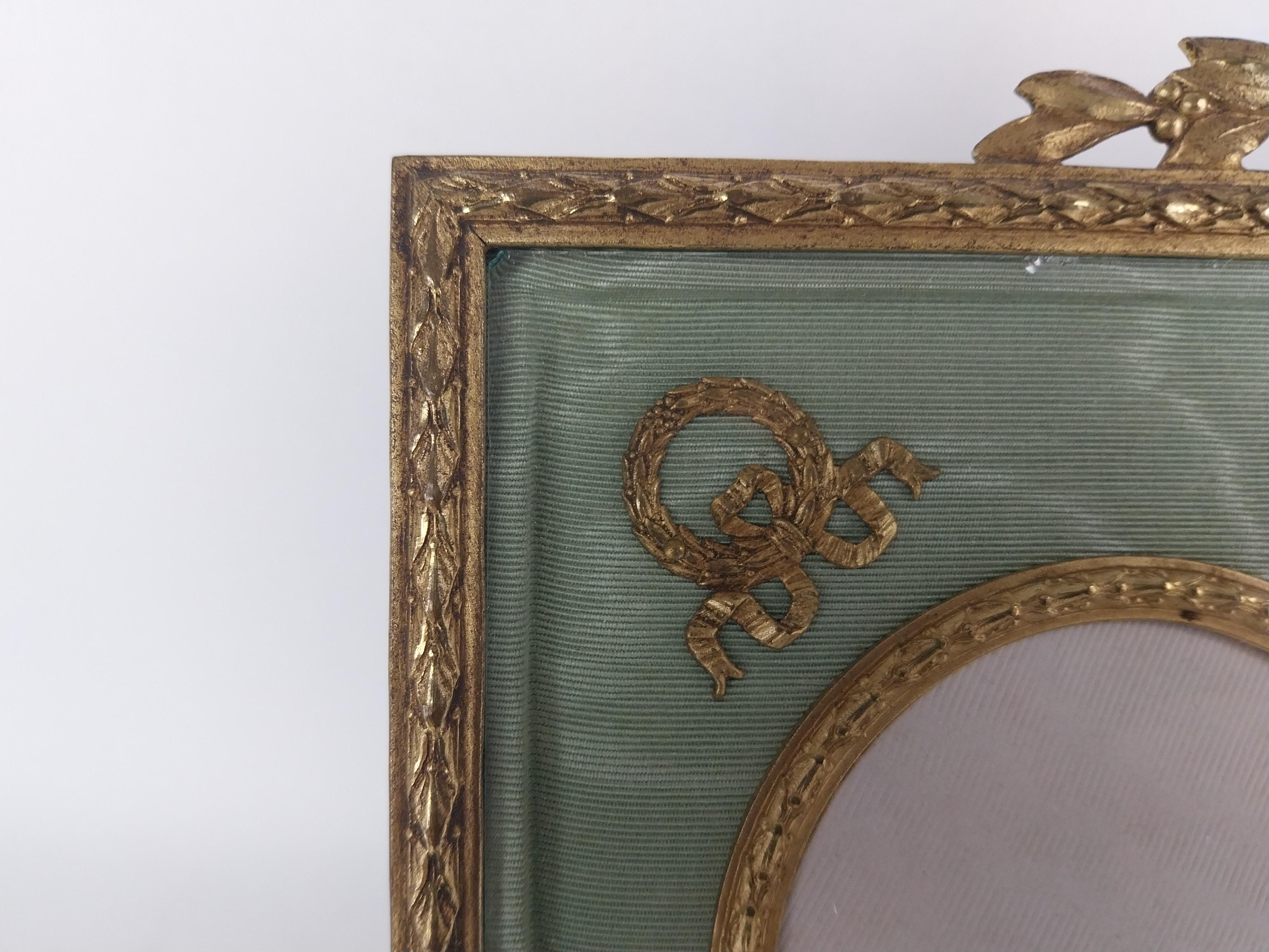 Marco de fotos de bronce dorado francés en venta 5