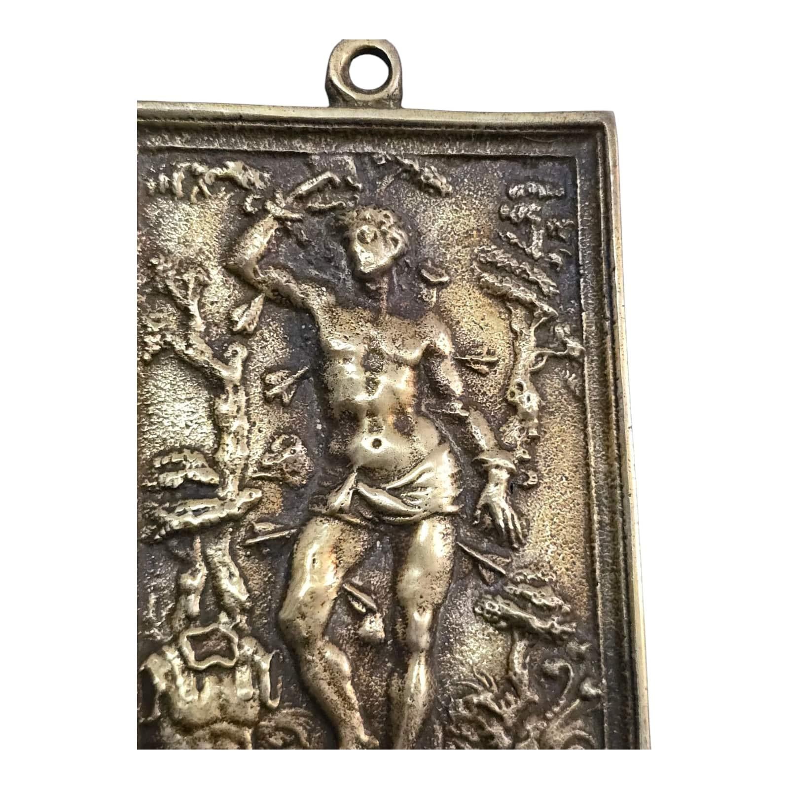 Bronze Plaque de Saint Sébastien en bronze doré - 17ème siècle en vente