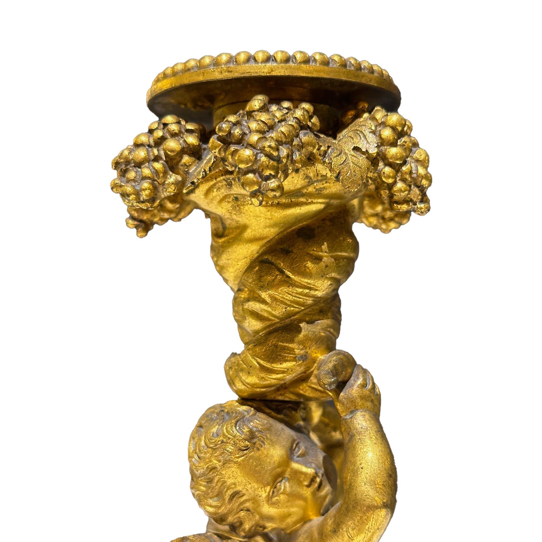 Candelieri a putti in bronzo dorato nello stile di Henri Picard, 19° secolo In condizioni buone in vendita a Paris, FR