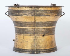 Tavolino a tamburo in bronzo dorato, Southeast Asia, XVIII/XIX secolo