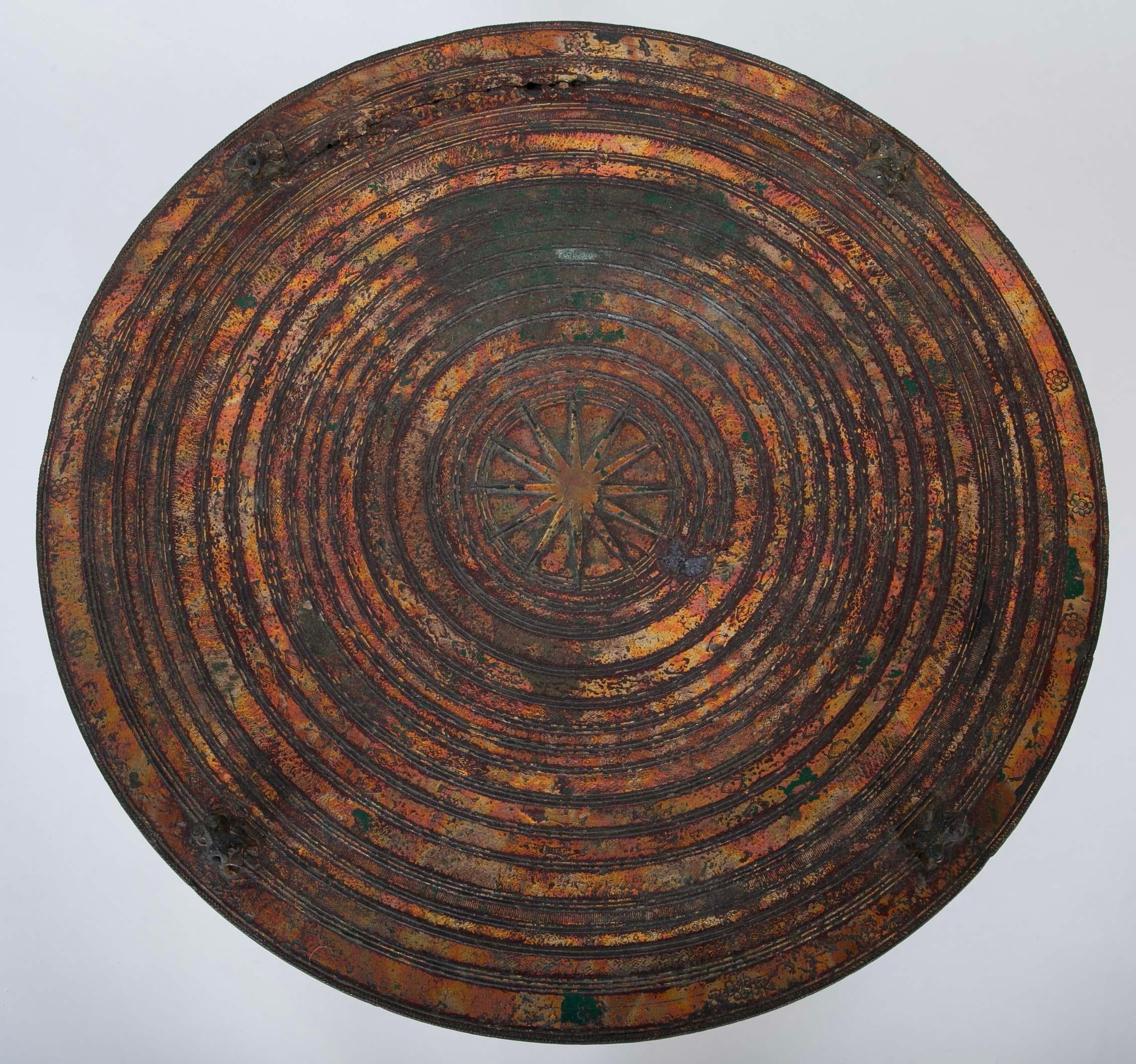 Gilt Bronze Rain Drum Side Table, Southeast Asia, 18th/19th Century (Stammeskunst) im Angebot